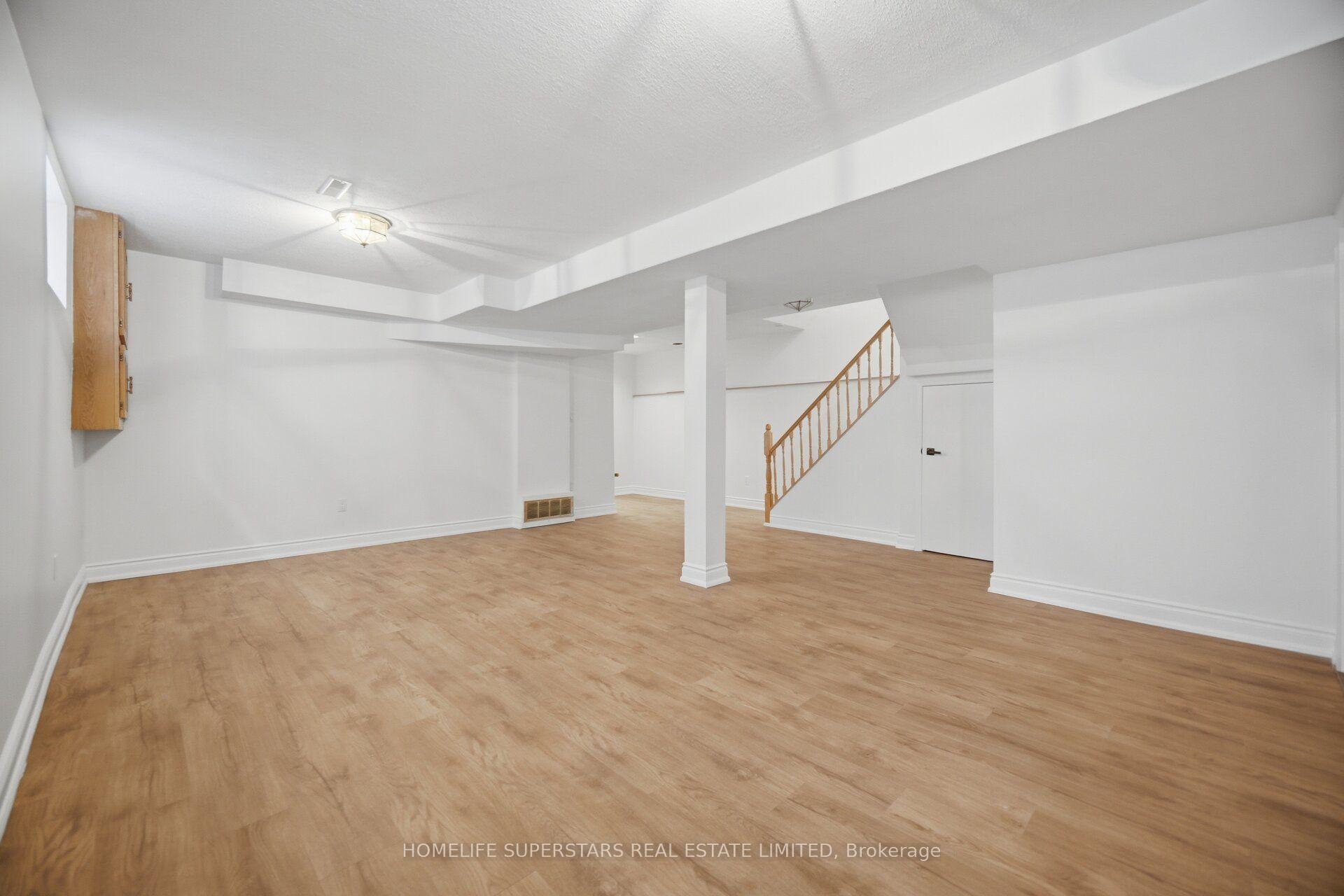 Photo 20 of 177 Surbray Grove, Mississauga, Fairview — HOMEH