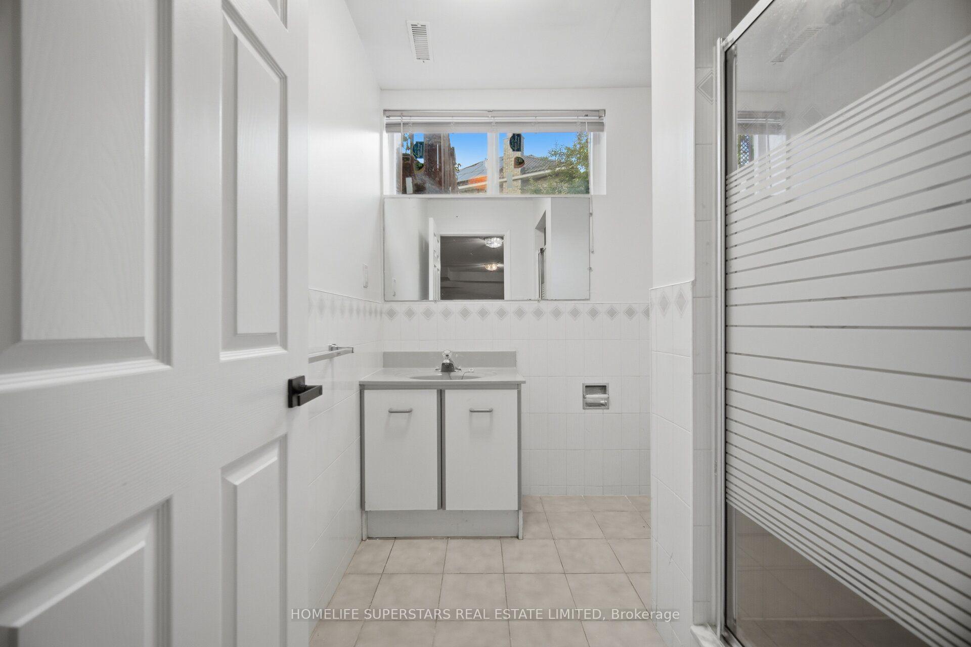 Photo 21 of 177 Surbray Grove, Mississauga, Fairview — HOMEH