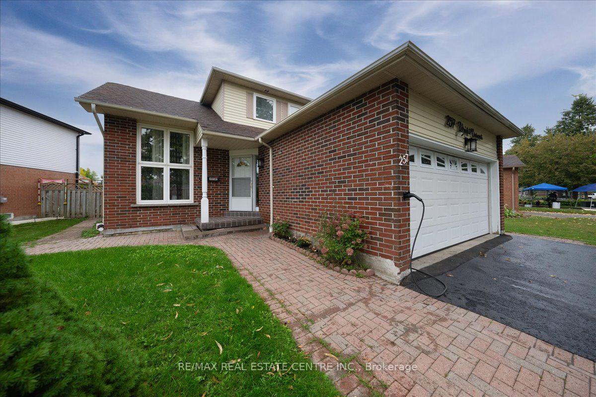 Photo 4 of 257 Wright Crescent, Ajax, Central — HOMEH