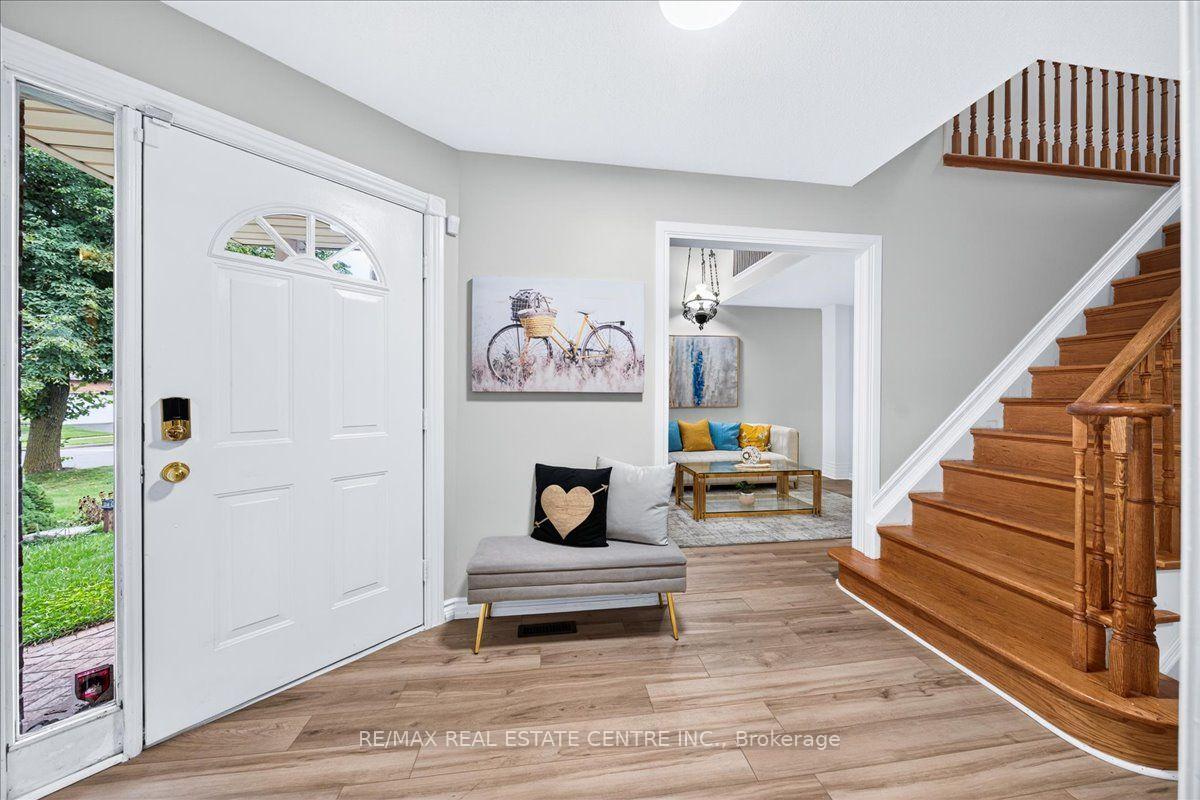 Photo 7 of 257 Wright Crescent, Ajax, Central — HOMEH