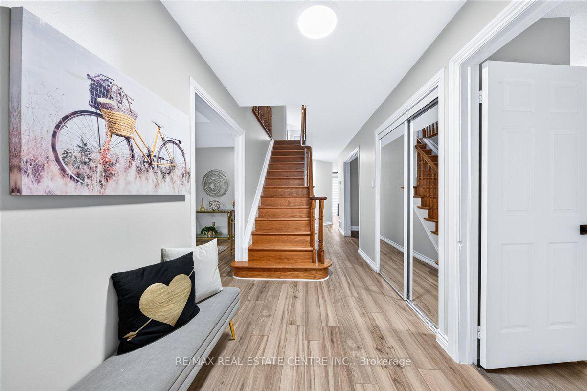 Photo 8 of 257 Wright Crescent, Ajax, Central — HOMEH