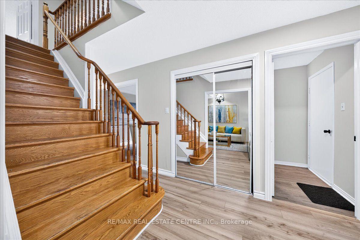 Photo 9 of 257 Wright Crescent, Ajax, Central — HOMEH