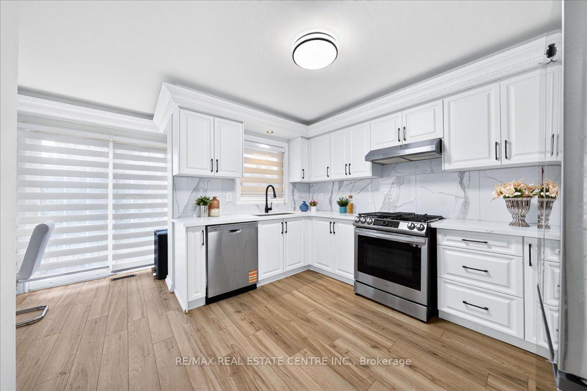 Photo 18 of 257 Wright Crescent, Ajax, Central — HOMEH