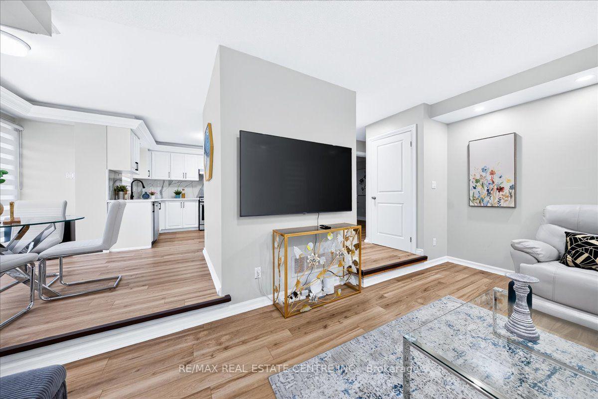 Photo 23 of 257 Wright Crescent, Ajax, Central — HOMEH
