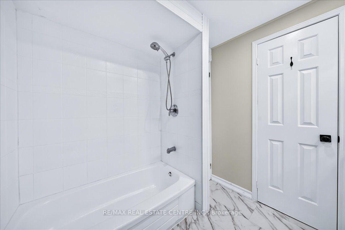 Photo 35 of 257 Wright Crescent, Ajax, Central — HOMEH
