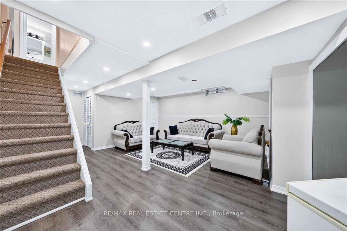 Photo 39 of 257 Wright Crescent, Ajax, Central — HOMEH