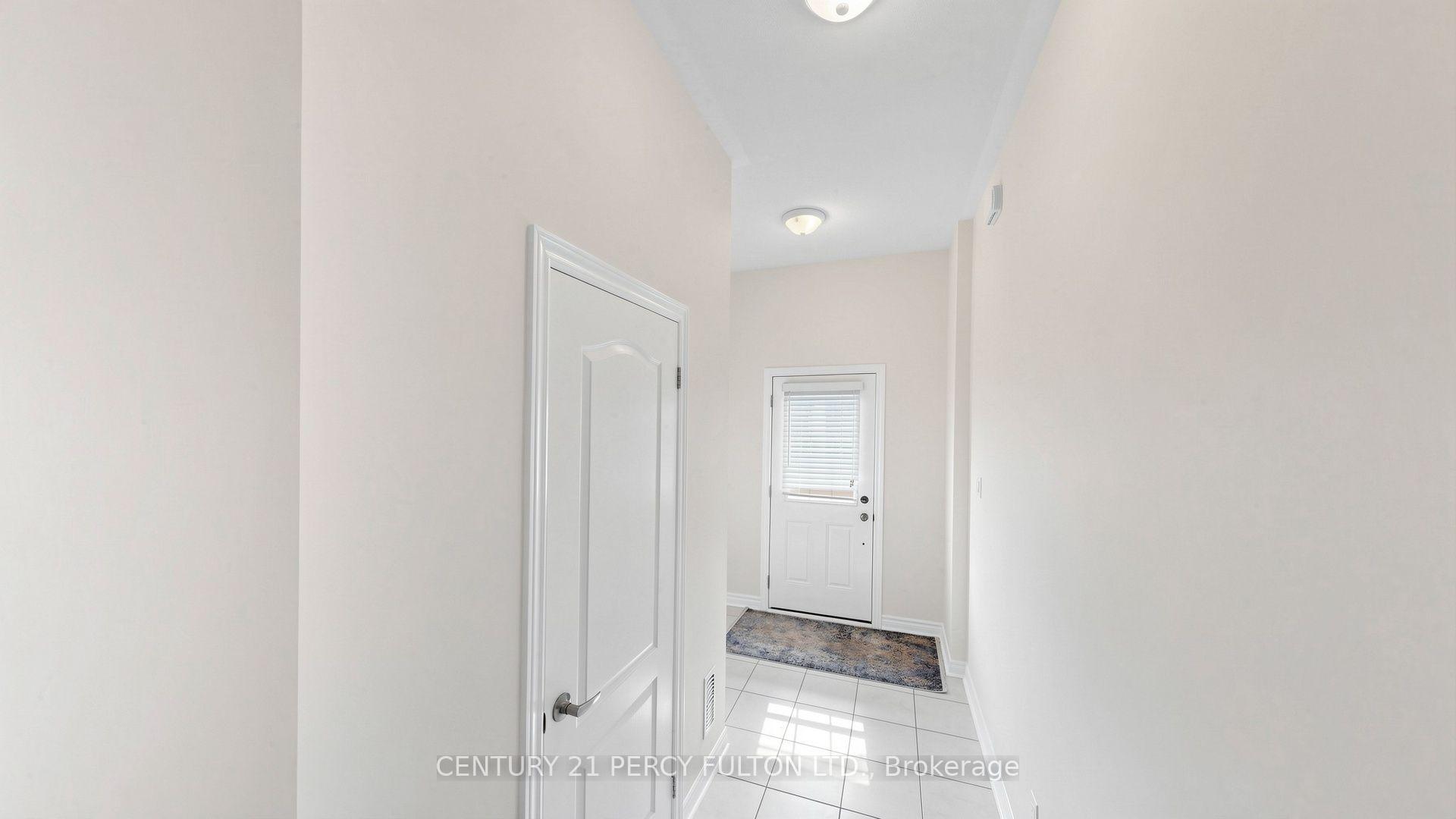 Photo 6 of 64 Ferris Square, Clarington, Courtice — HOMEH