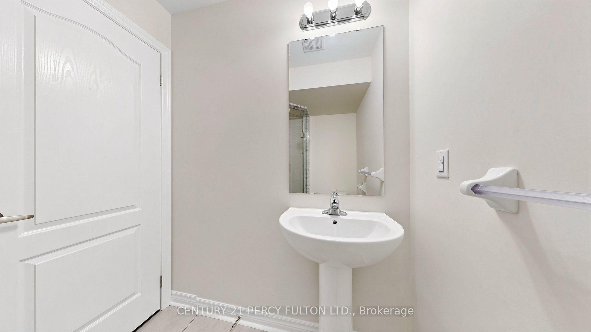 Photo 11 of 64 Ferris Square, Clarington, Courtice — HOMEH