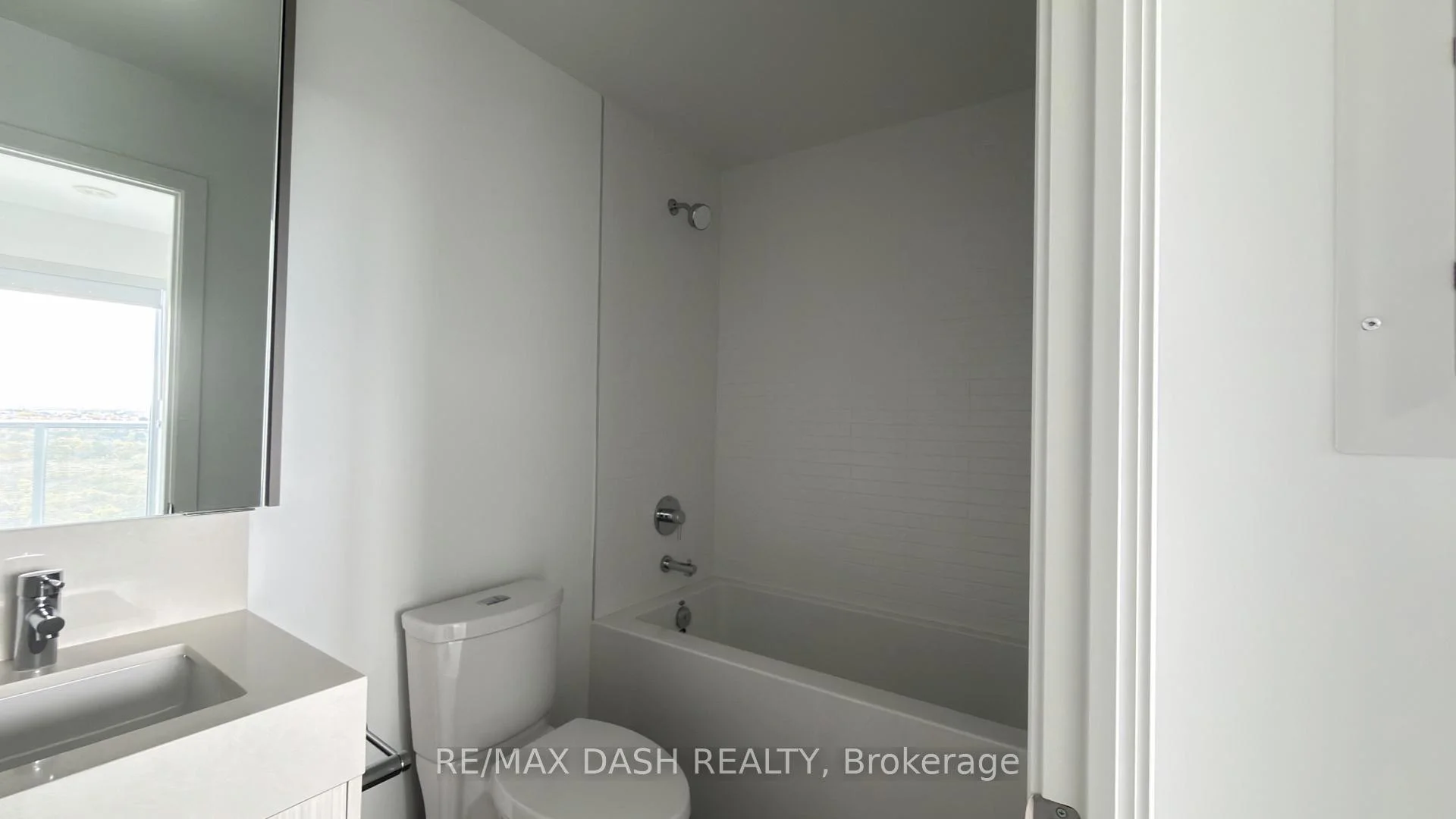Photo 9 of Unit 1418, 6 Flavelle Trail, Vaughan, Steeles West Industrial — HOMEH