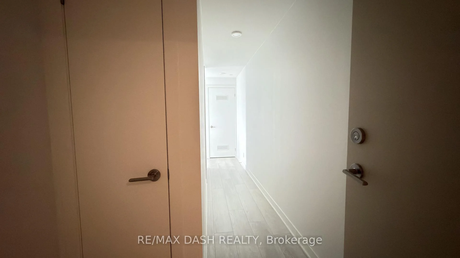 Photo 15 of Unit 1418, 6 Flavelle Trail, Vaughan, Steeles West Industrial — HOMEH