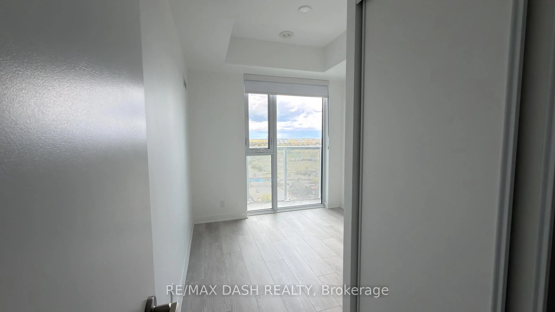Photo 21 of Unit 1418, 6 Flavelle Trail, Vaughan, Steeles West Industrial — HOMEH