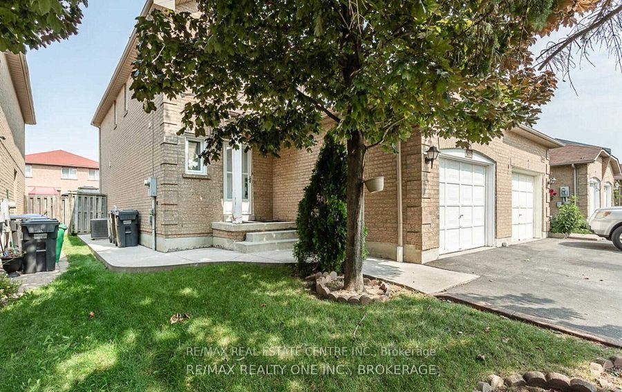 Photo 2 of Unit Upper, 1051 Blizzard Road, Mississauga, East Credit — HOMEH
