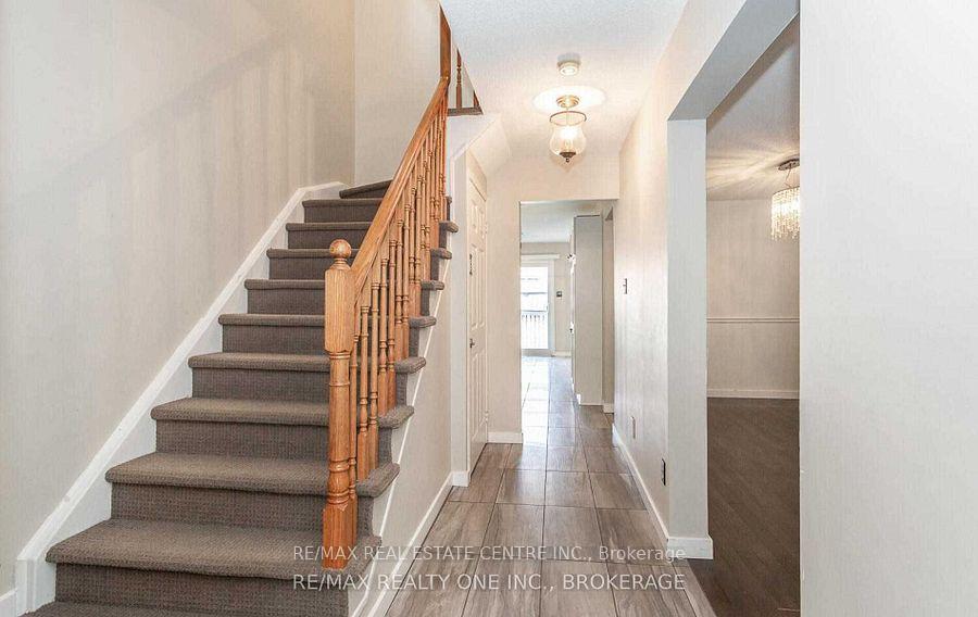 Photo 5 of Unit Upper, 1051 Blizzard Road, Mississauga, East Credit — HOMEH
