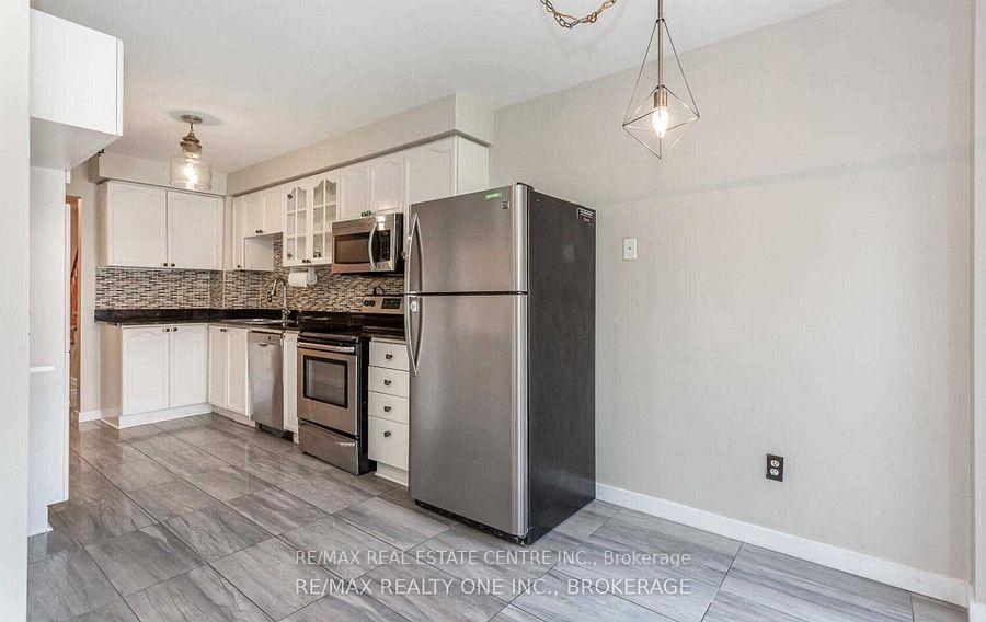 Photo 11 of Unit Upper, 1051 Blizzard Road, Mississauga, East Credit — HOMEH