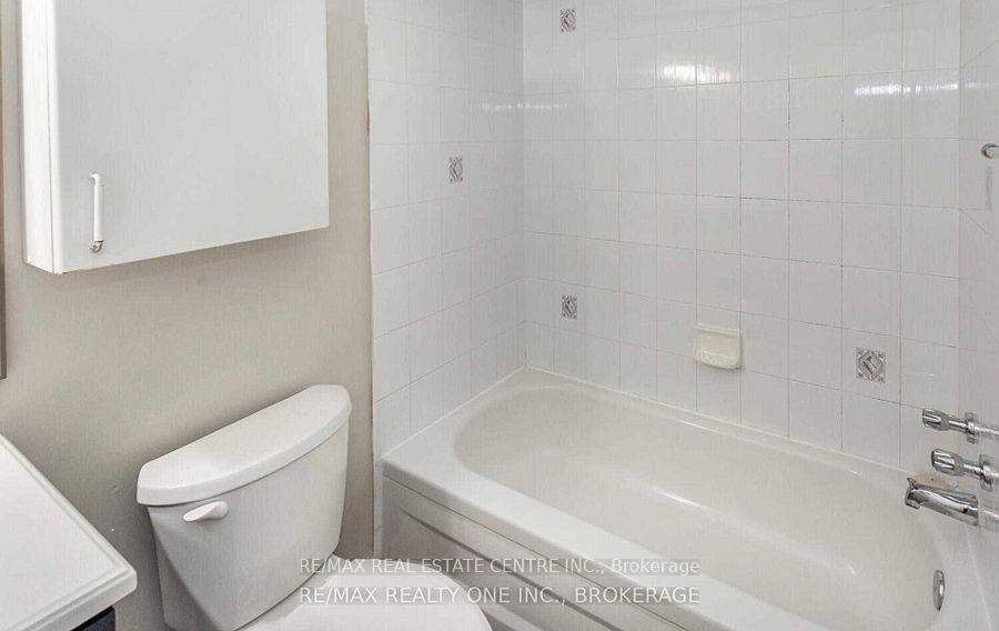 Photo 23 of Unit Upper, 1051 Blizzard Road, Mississauga, East Credit — HOMEH