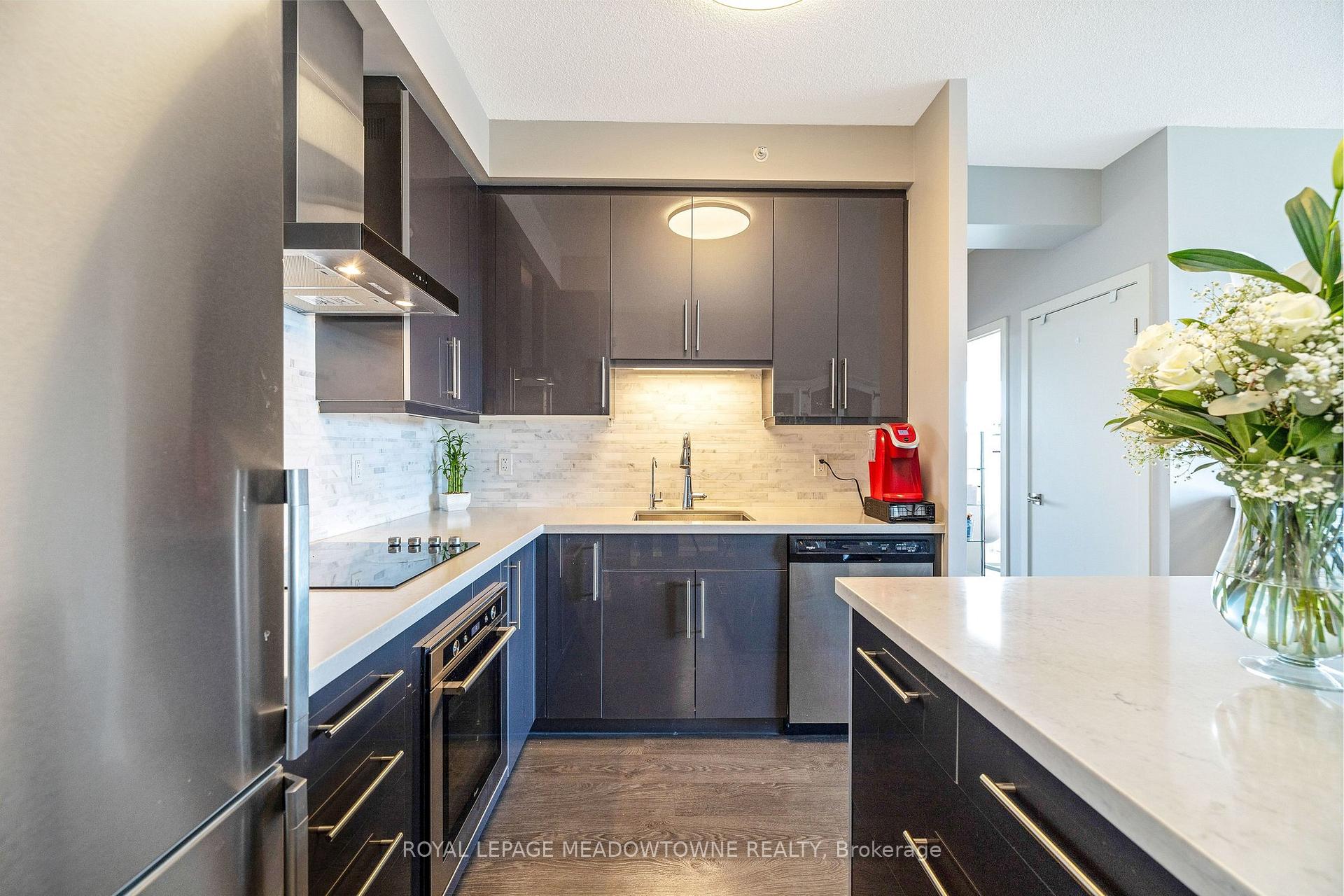 Photo 8 of Unit 1902, 2093 Fairview Street, Burlington, Freeman — HOMEH