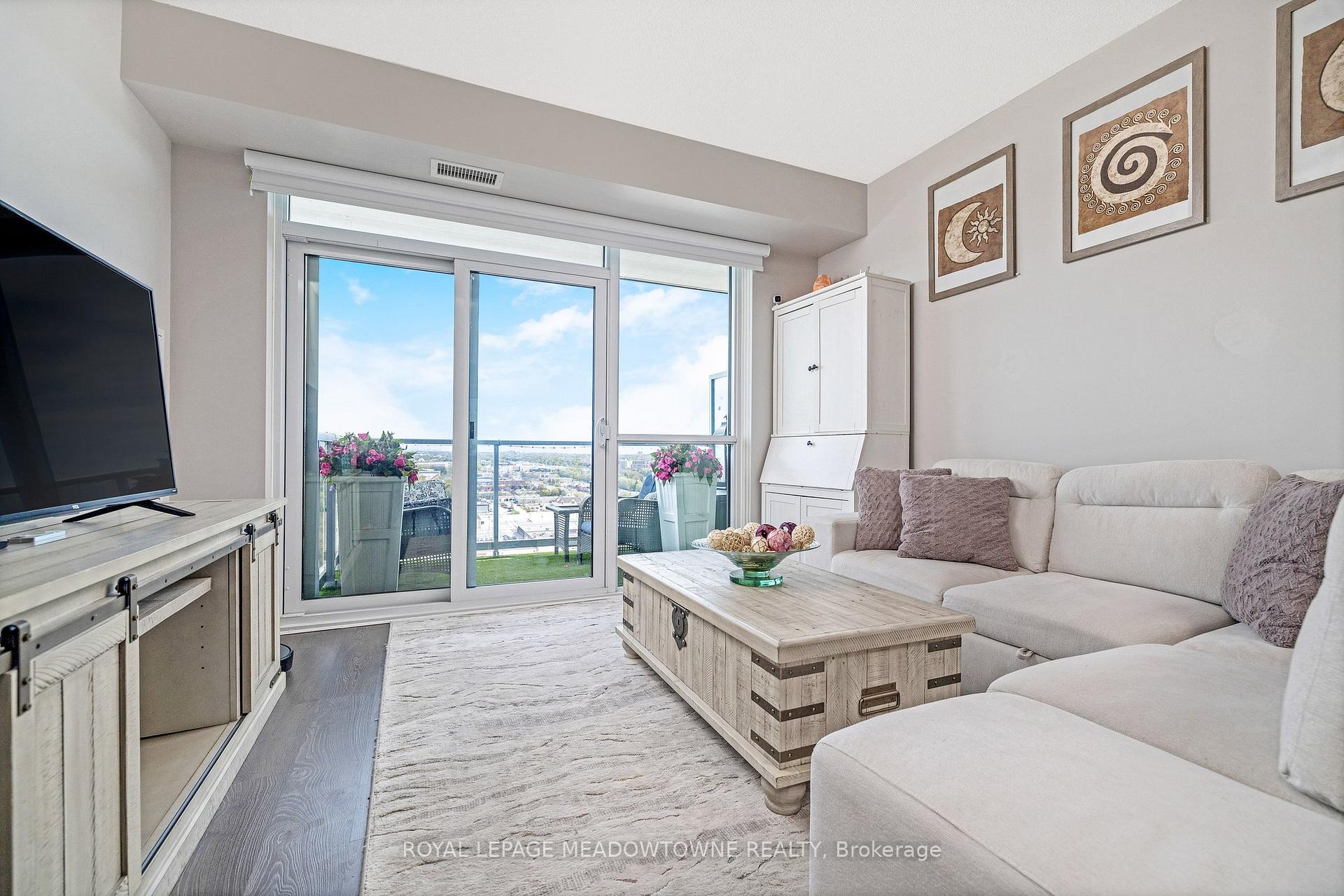 Photo 12 of Unit 1902, 2093 Fairview Street, Burlington, Freeman — HOMEH