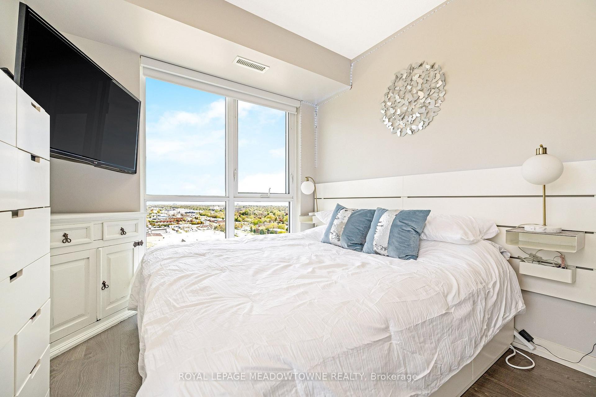 Photo 21 of Unit 1902, 2093 Fairview Street, Burlington, Freeman — HOMEH