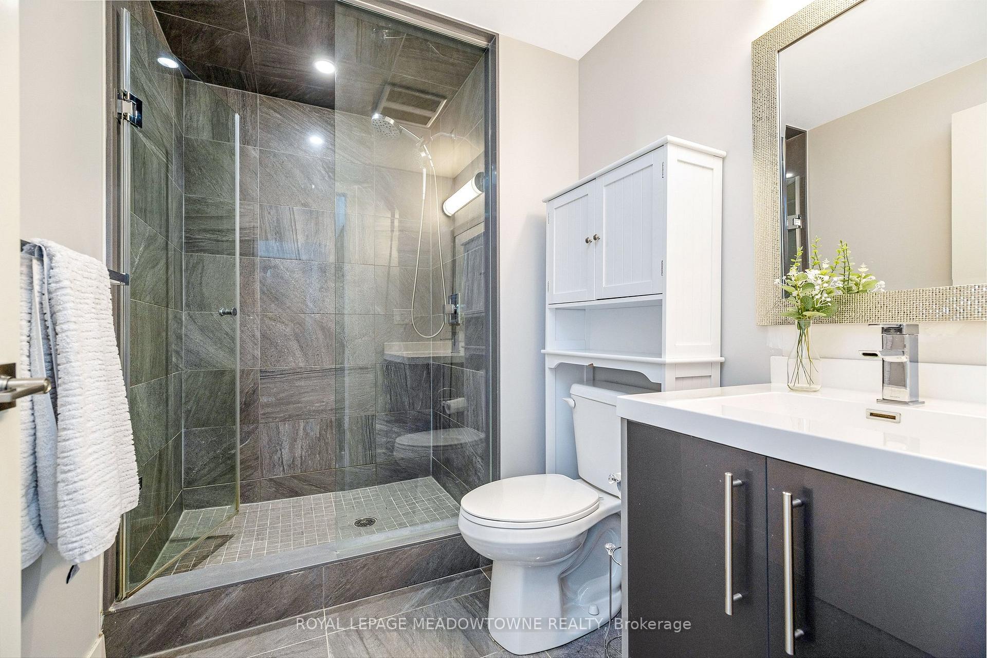 Photo 22 of Unit 1902, 2093 Fairview Street, Burlington, Freeman — HOMEH