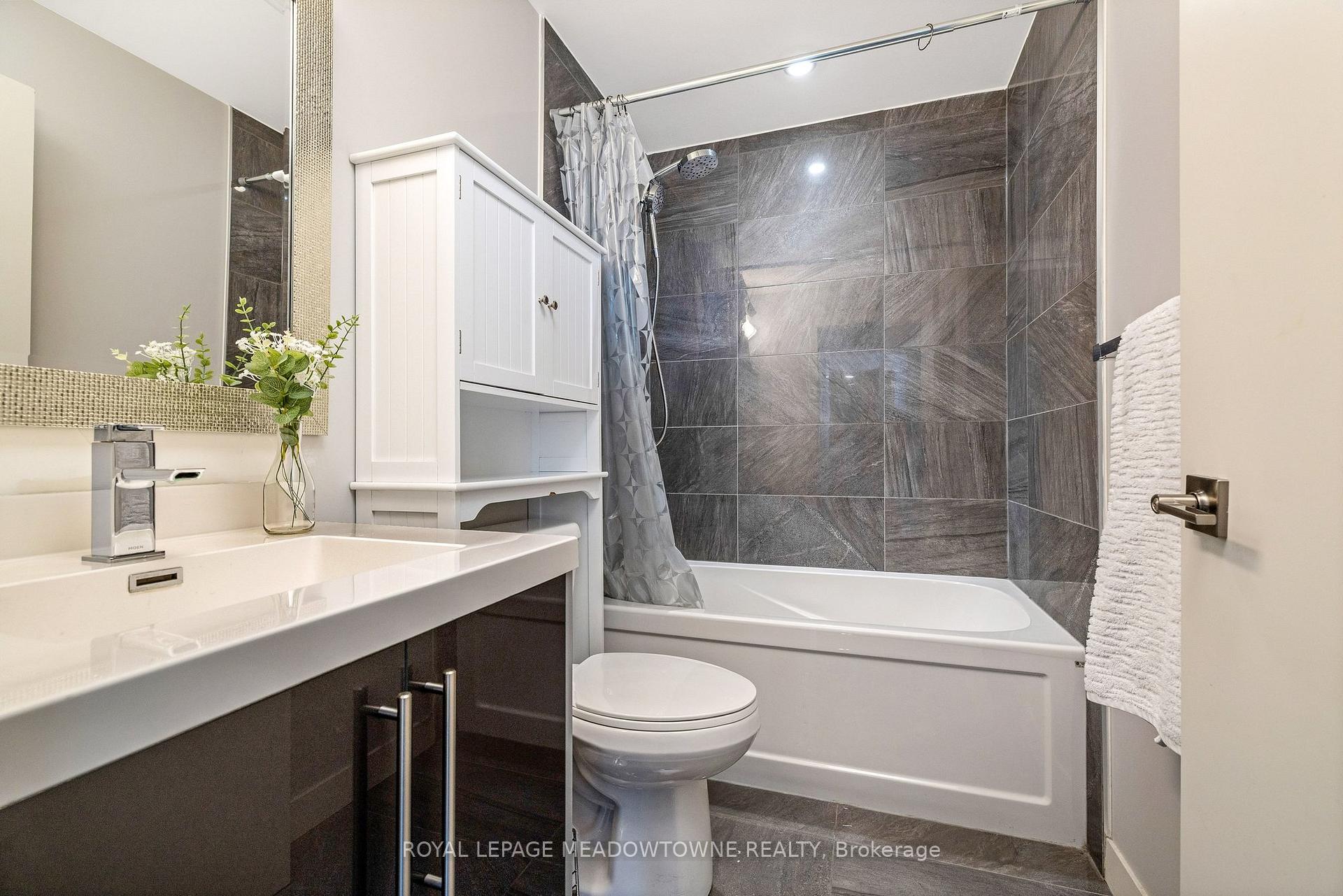 Photo 23 of Unit 1902, 2093 Fairview Street, Burlington, Freeman — HOMEH
