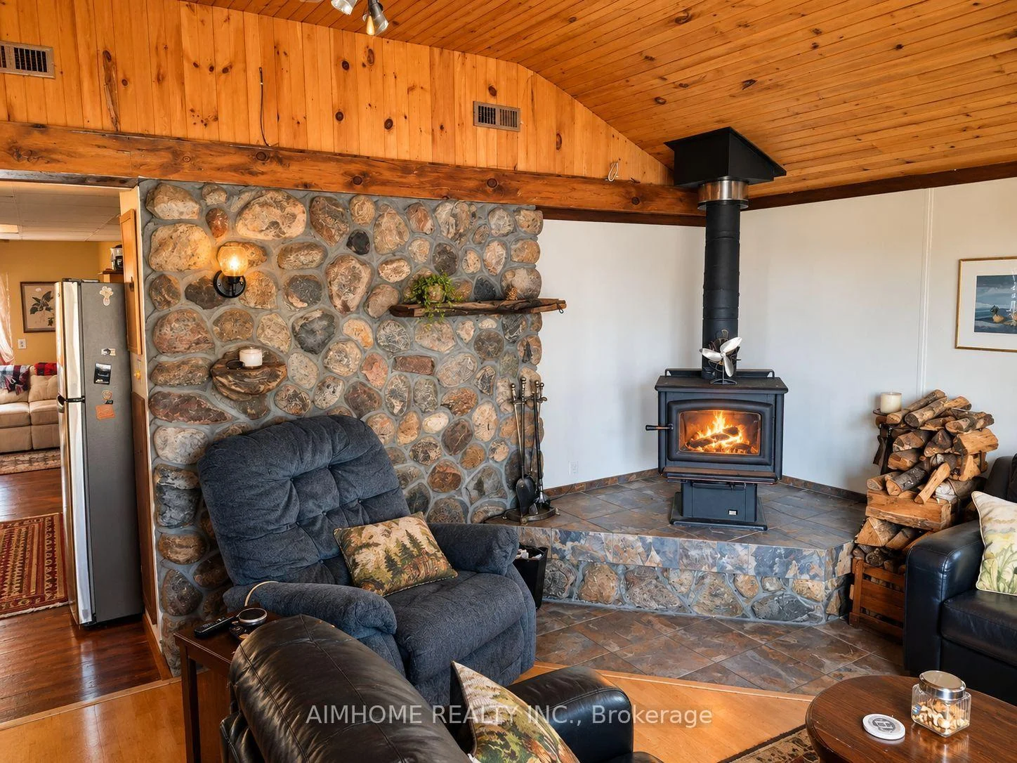 Photo 7 of 18 Bayview Road, Magnetawan, Ahmic Harbour — HOMEH