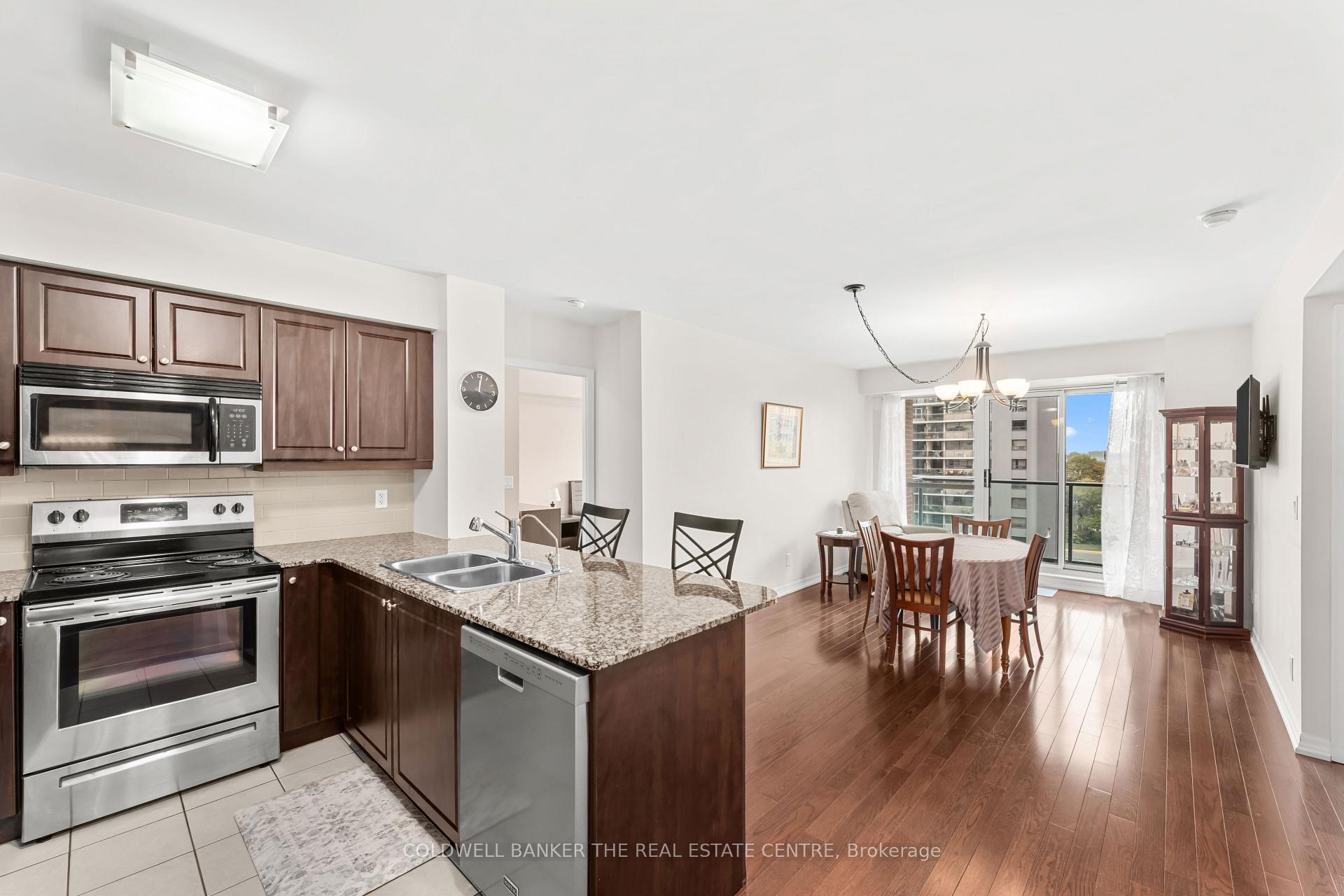 Photo 9 of Unit 711, 1403 Royal York Road, Etobicoke, Humber Heights — HOMEH
