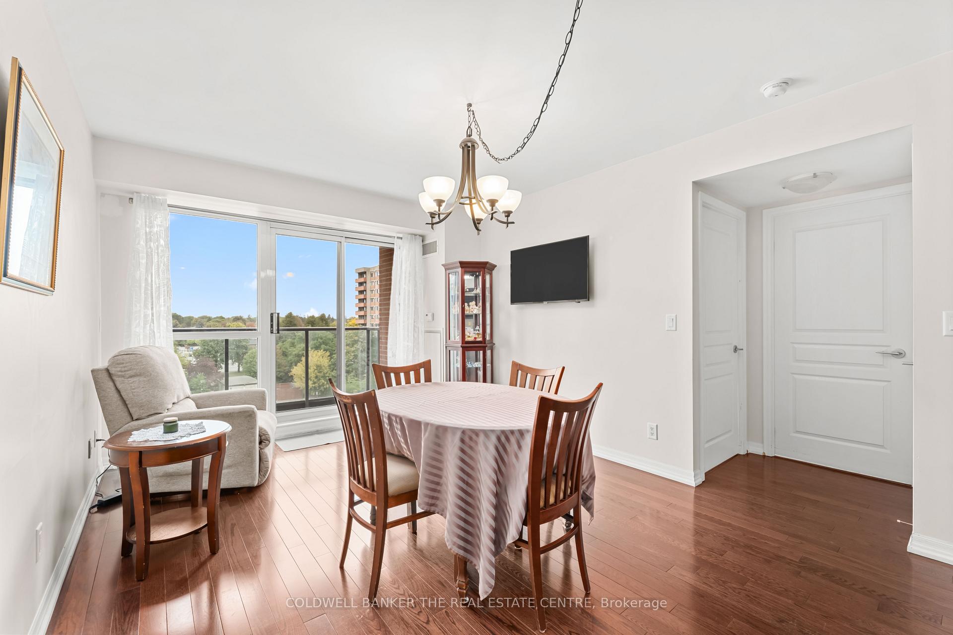 Photo 10 of Unit 711, 1403 Royal York Road, Etobicoke, Humber Heights — HOMEH