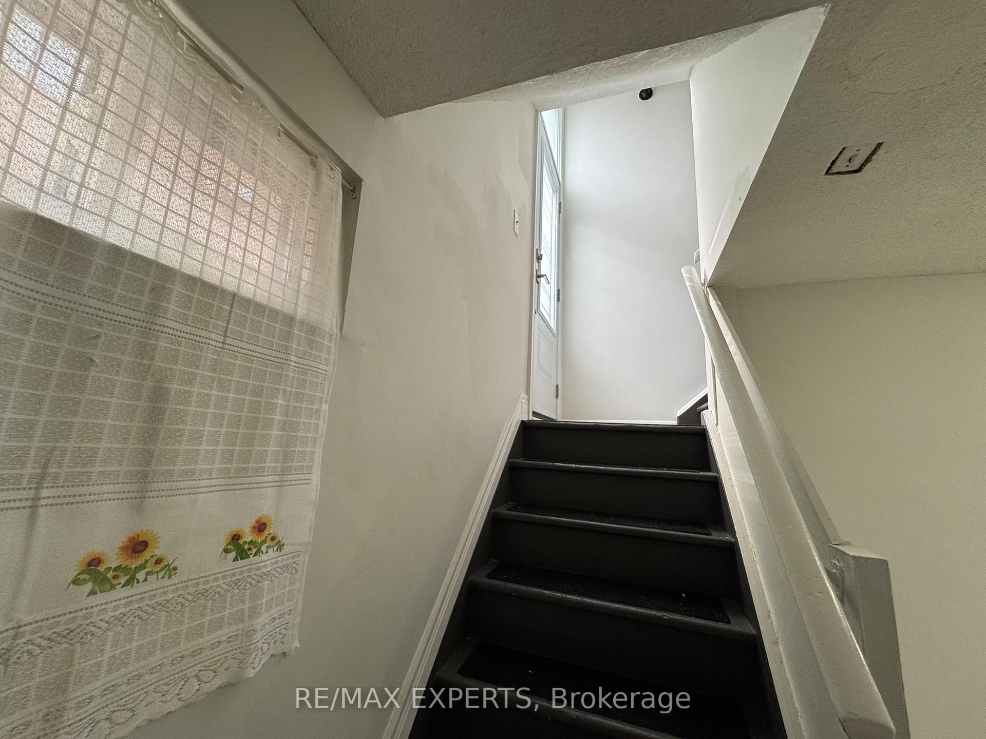 Photo 16 of 16 Bridgenorth Crescent, Etobicoke, Thistletown-Beaumonde Heights — HOMEH