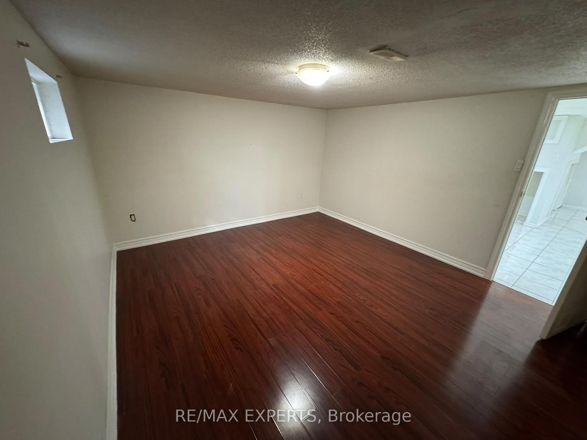 Photo 20 of 16 Bridgenorth Crescent, Etobicoke, Thistletown-Beaumonde Heights — HOMEH
