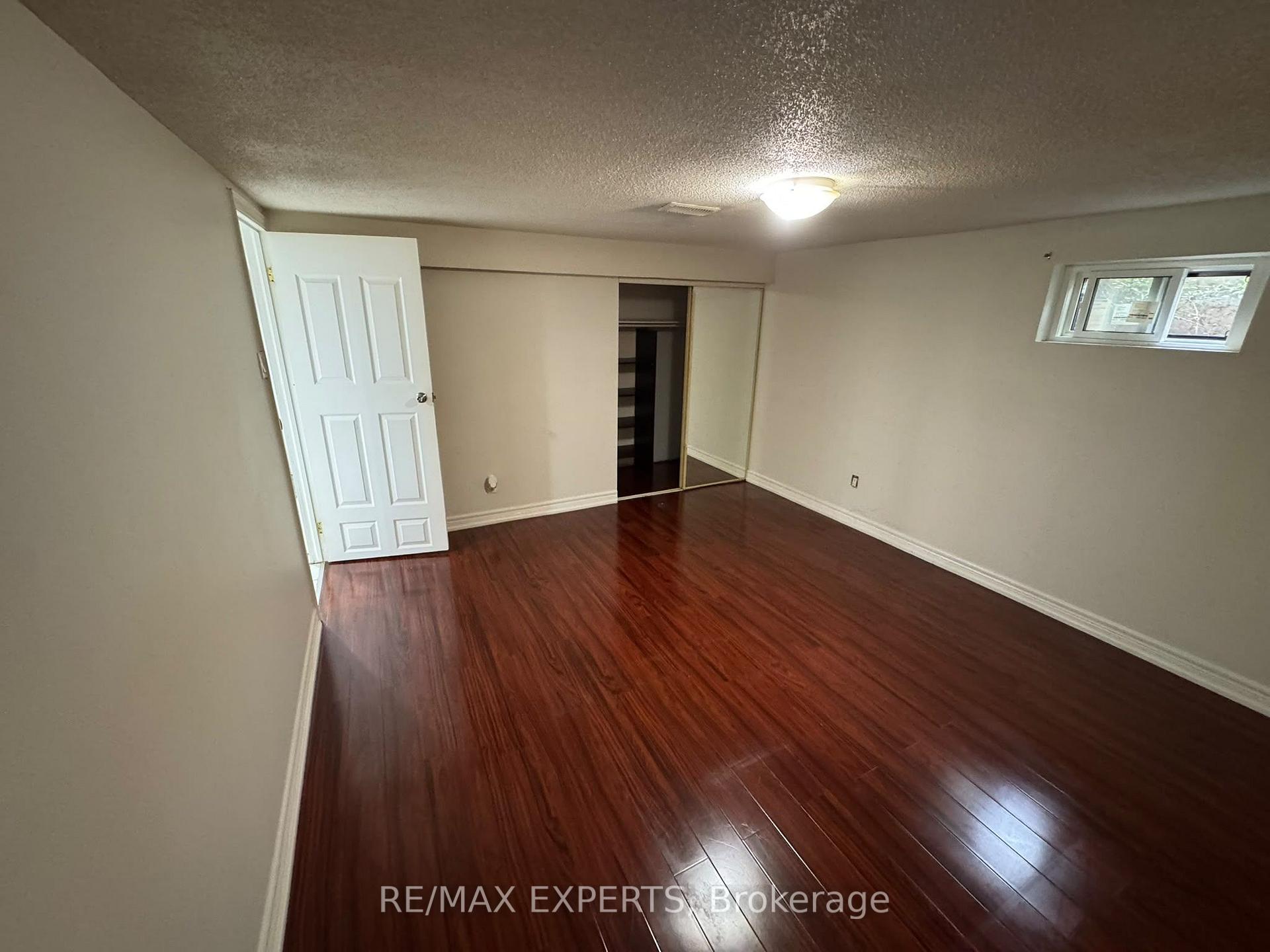 Photo 21 of 16 Bridgenorth Crescent, Etobicoke, Thistletown-Beaumonde Heights — HOMEH