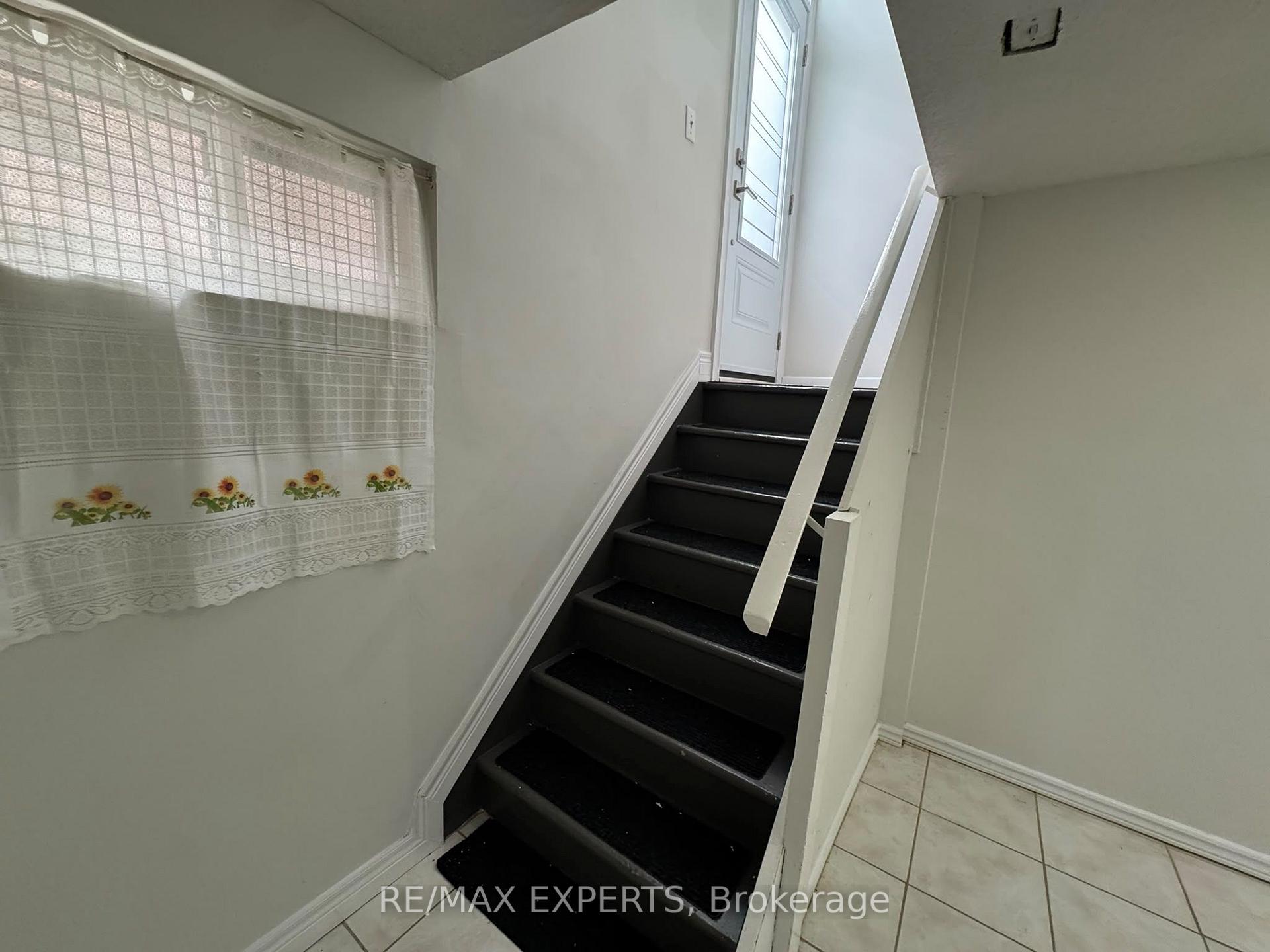Photo 29 of 16 Bridgenorth Crescent, Etobicoke, Thistletown-Beaumonde Heights — HOMEH
