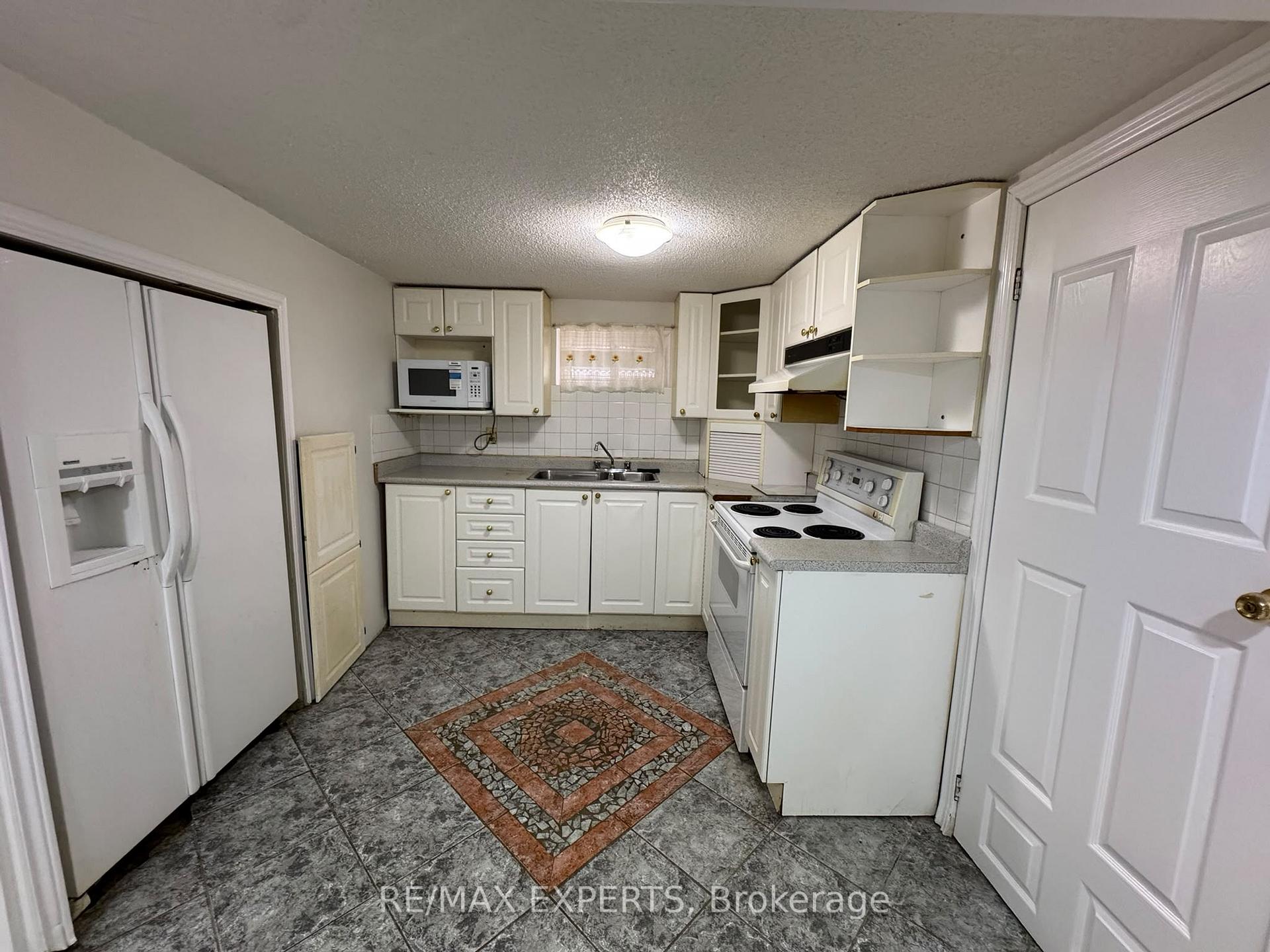 Photo 33 of 16 Bridgenorth Crescent, Etobicoke, Thistletown-Beaumonde Heights — HOMEH