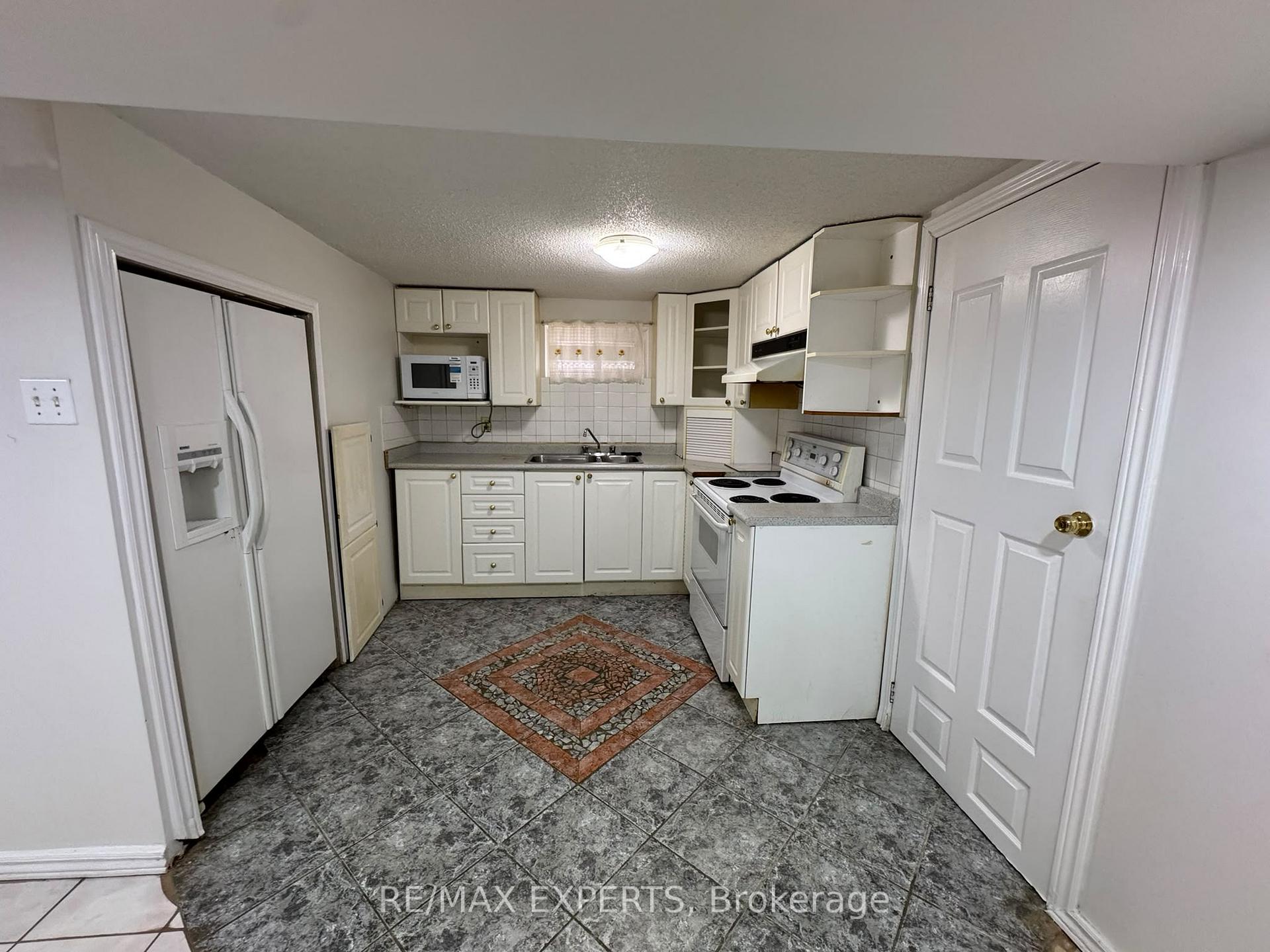 Photo 34 of 16 Bridgenorth Crescent, Etobicoke, Thistletown-Beaumonde Heights — HOMEH