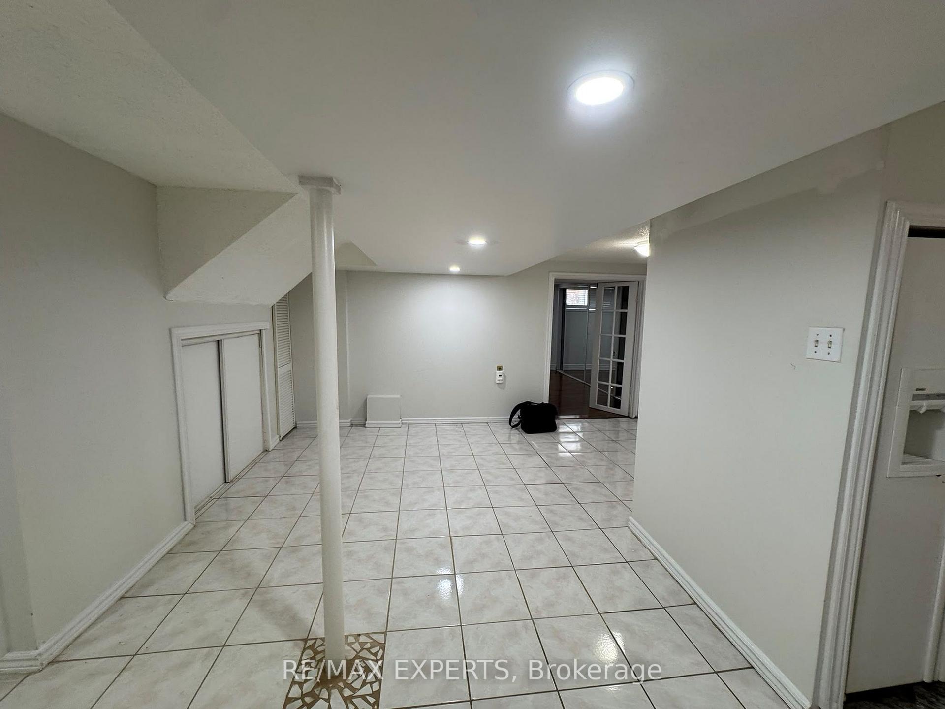 Photo 35 of 16 Bridgenorth Crescent, Etobicoke, Thistletown-Beaumonde Heights — HOMEH