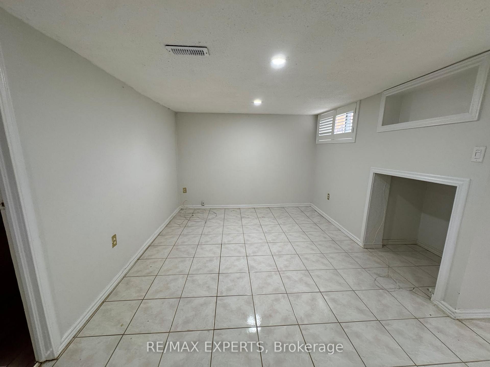 Photo 36 of 16 Bridgenorth Crescent, Etobicoke, Thistletown-Beaumonde Heights — HOMEH