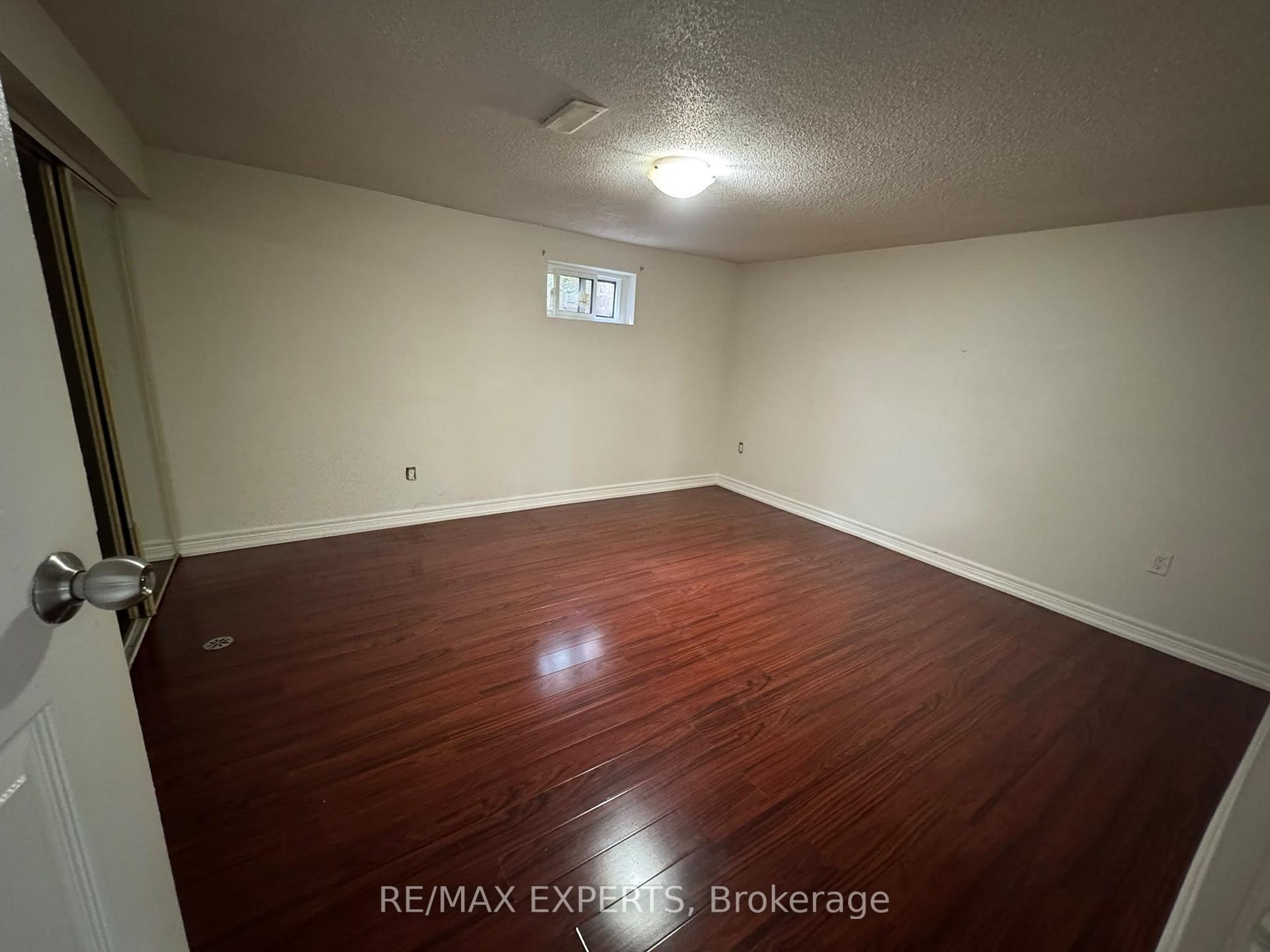 Photo 37 of 16 Bridgenorth Crescent, Etobicoke, Thistletown-Beaumonde Heights — HOMEH
