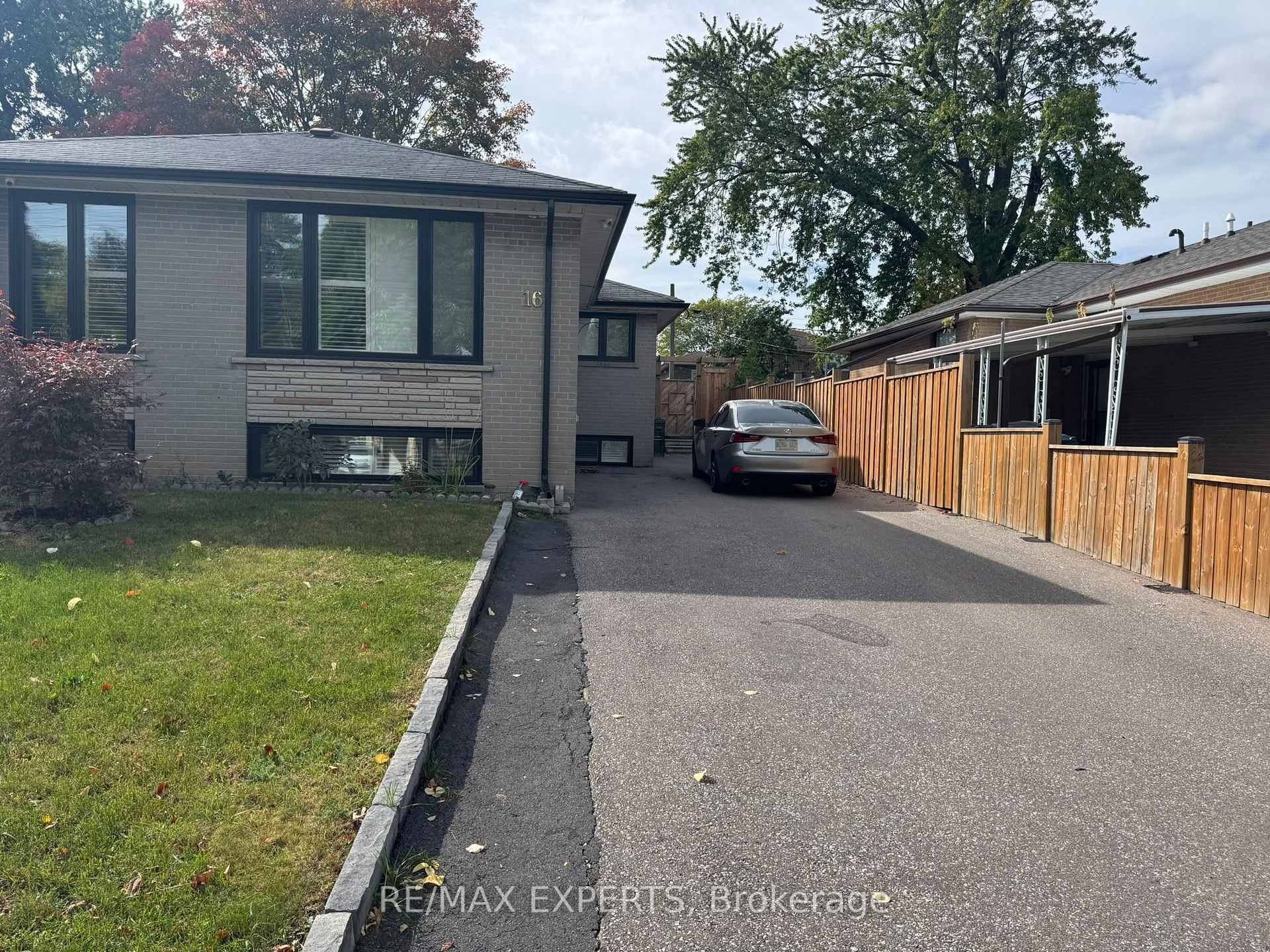 Photo 39 of 16 Bridgenorth Crescent, Etobicoke, Thistletown-Beaumonde Heights — HOMEH