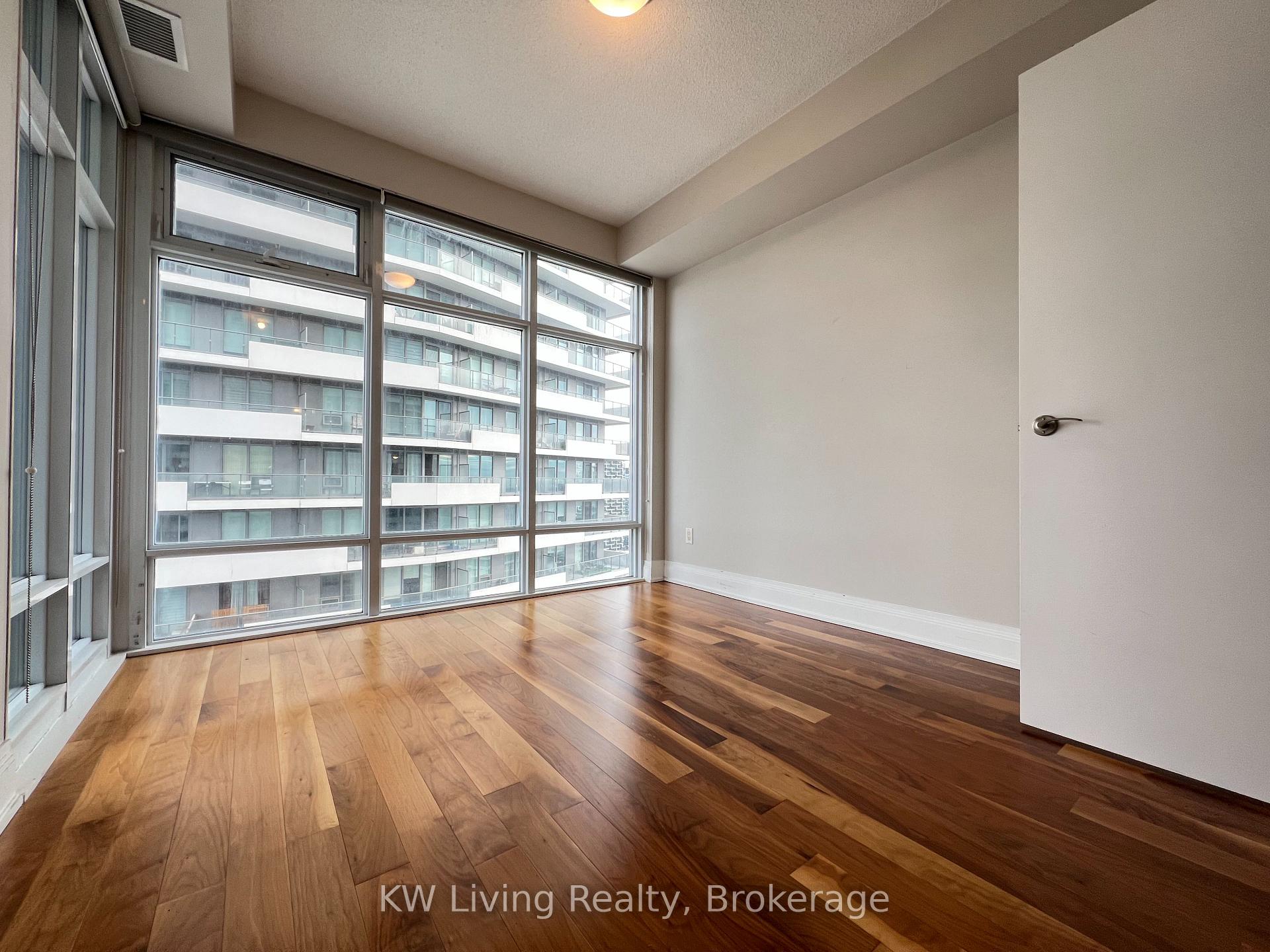 Photo 3 of Unit 4008, 2191 Yonge Street, Toronto, Mount Pleasant West — HOMEH