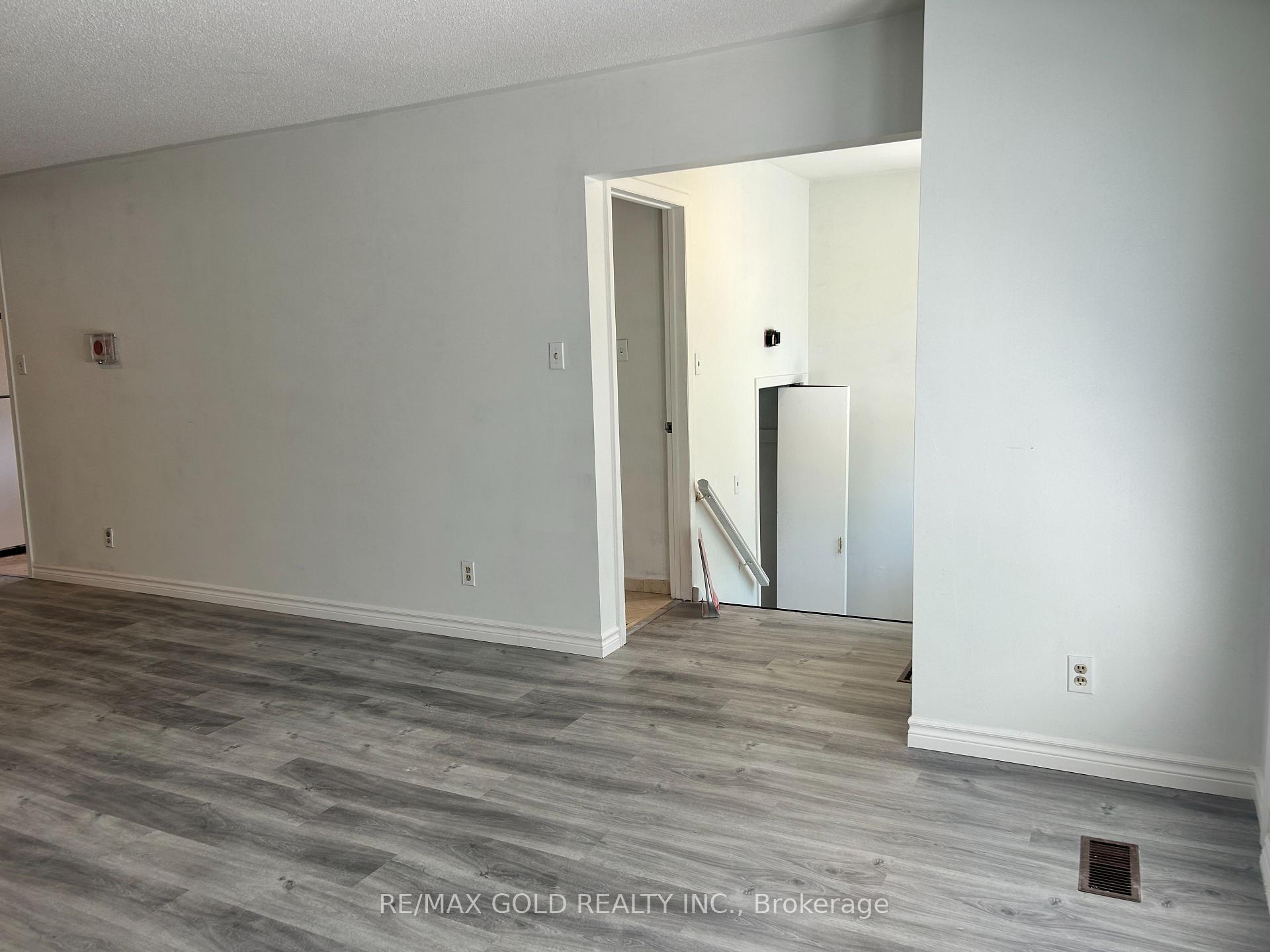 Photo 13 of 38 Achill Crescent, Mississauga, Fairview — HOMEH