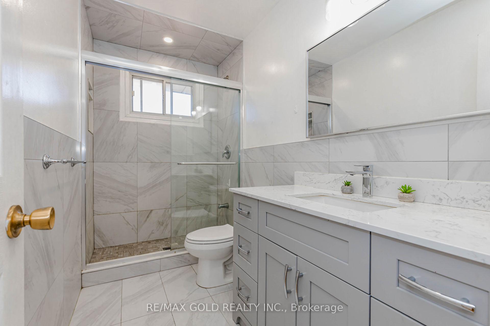 Photo 23 of 38 Achill Crescent, Mississauga, Fairview — HOMEH