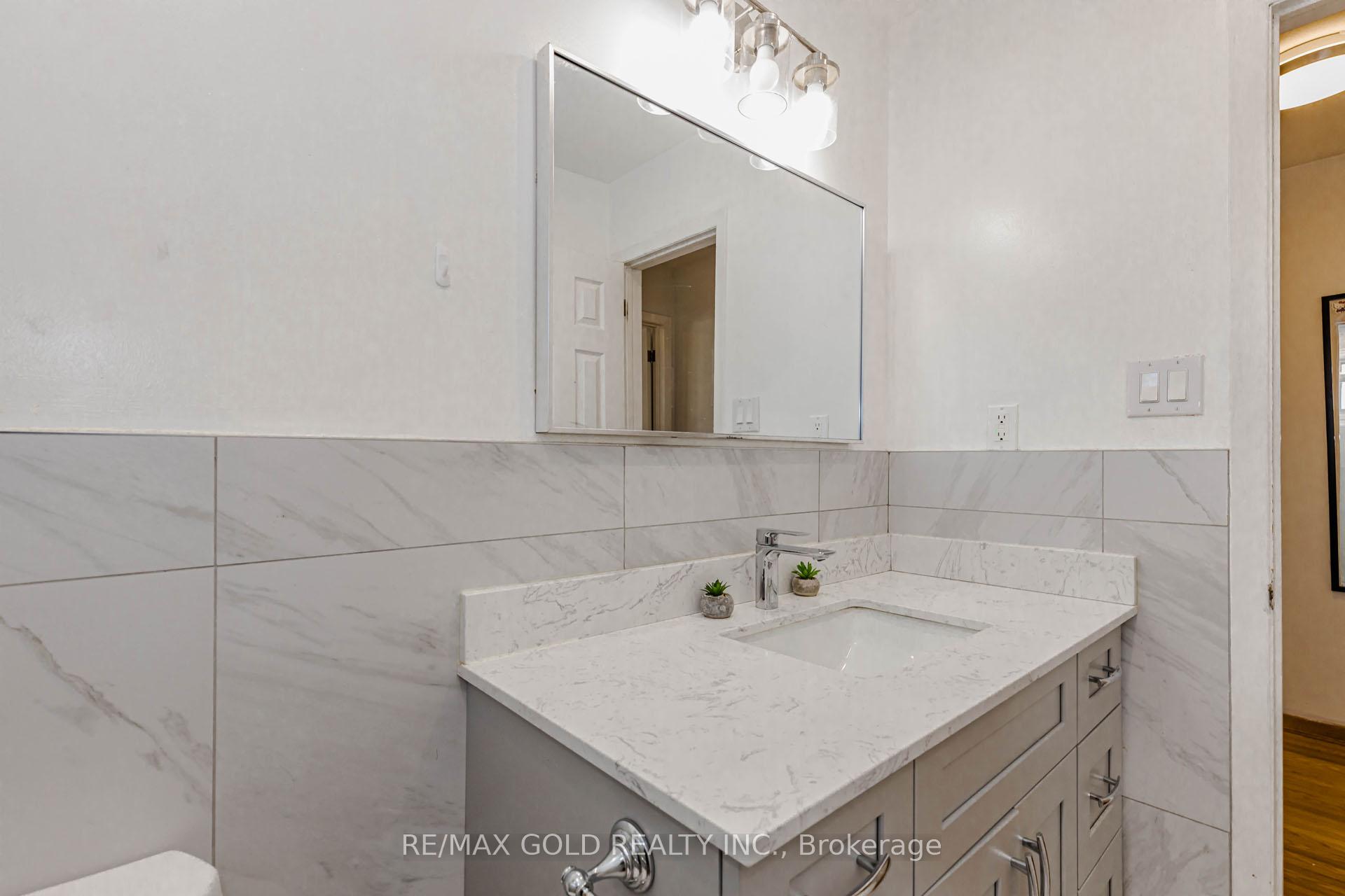 Photo 24 of 38 Achill Crescent, Mississauga, Fairview — HOMEH