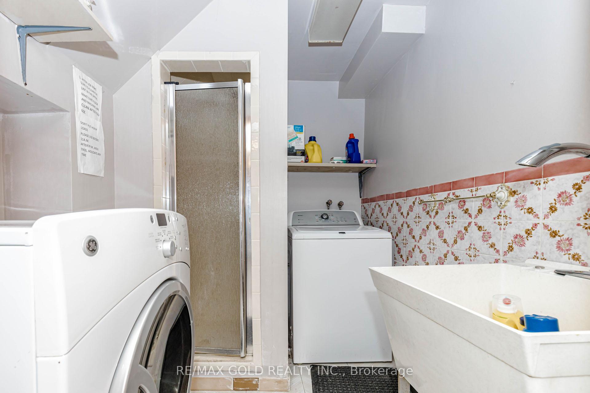 Photo 25 of 38 Achill Crescent, Mississauga, Fairview — HOMEH