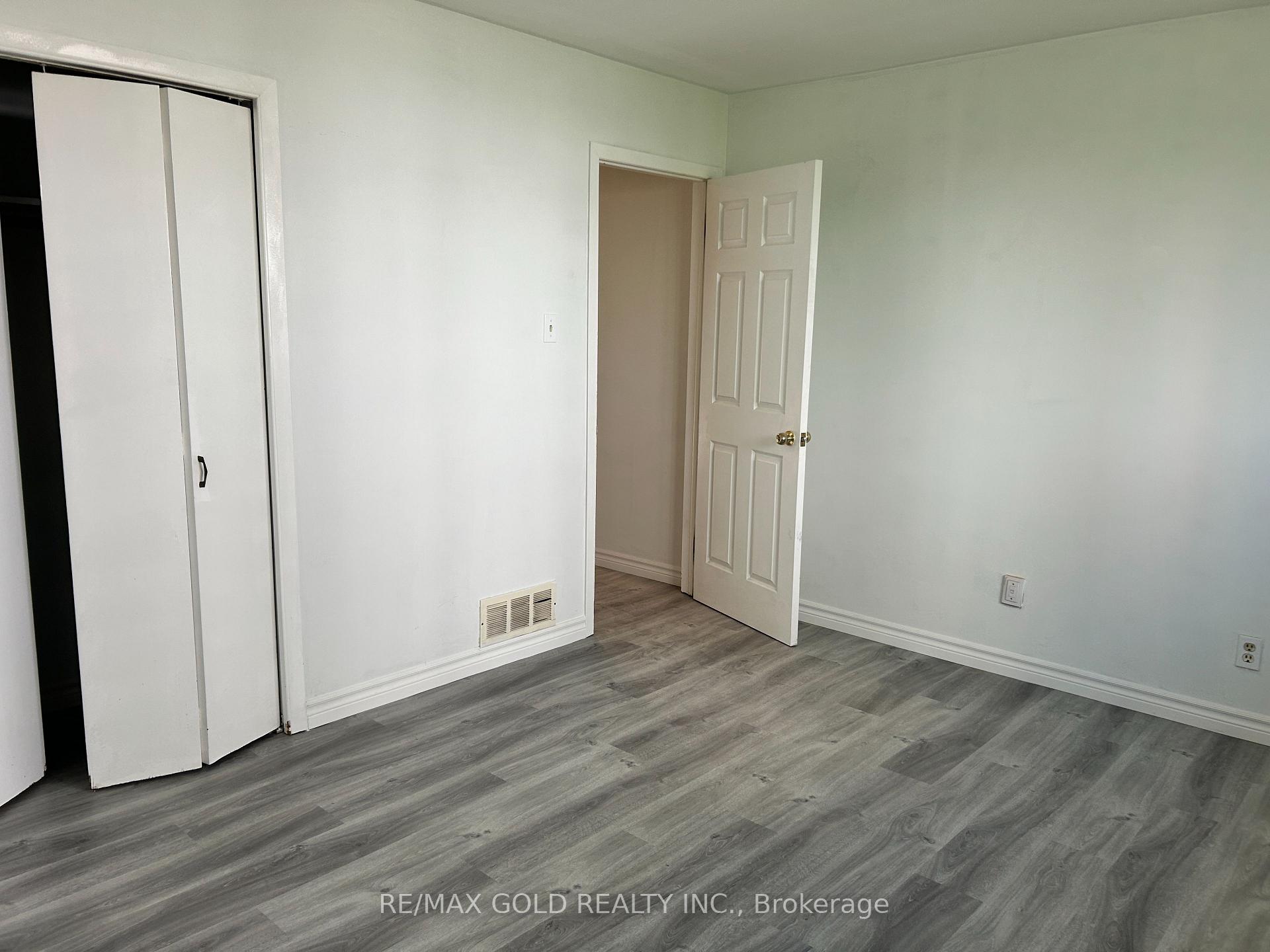 Photo 30 of 38 Achill Crescent, Mississauga, Fairview — HOMEH