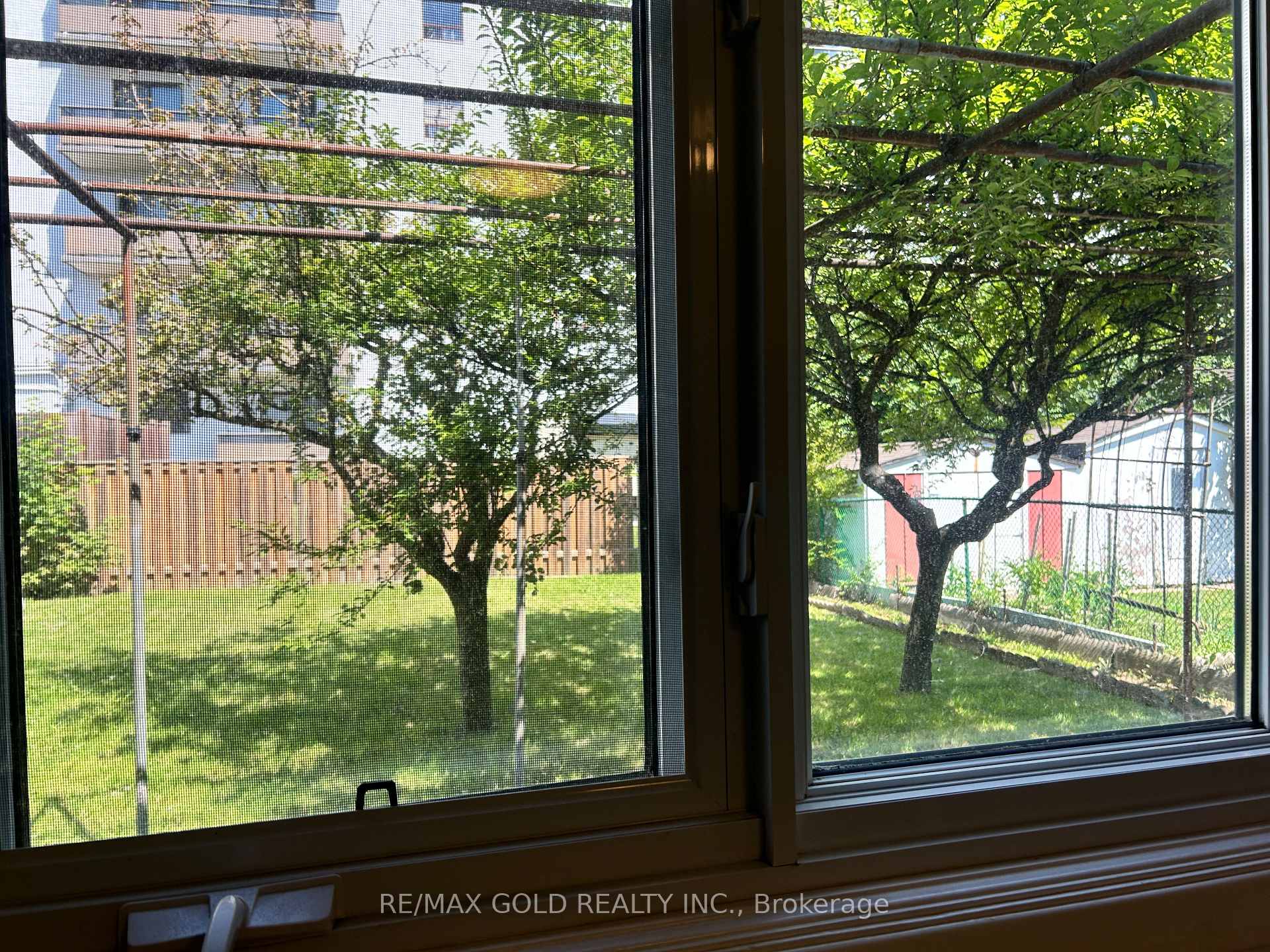 Photo 35 of 38 Achill Crescent, Mississauga, Fairview — HOMEH