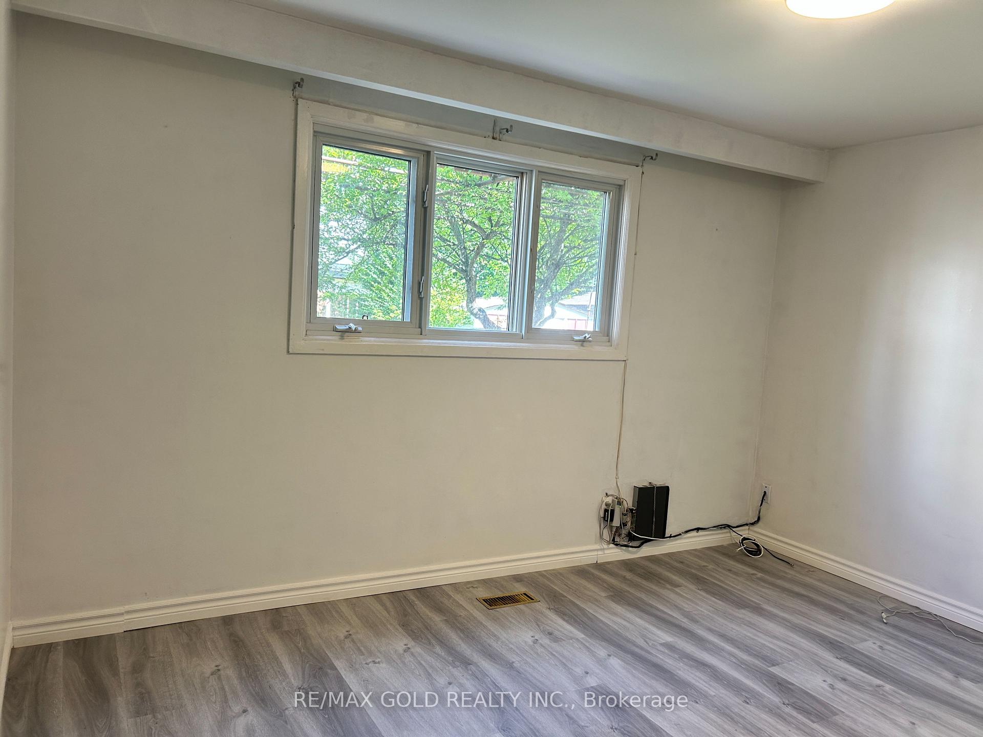Photo 36 of 38 Achill Crescent, Mississauga, Fairview — HOMEH