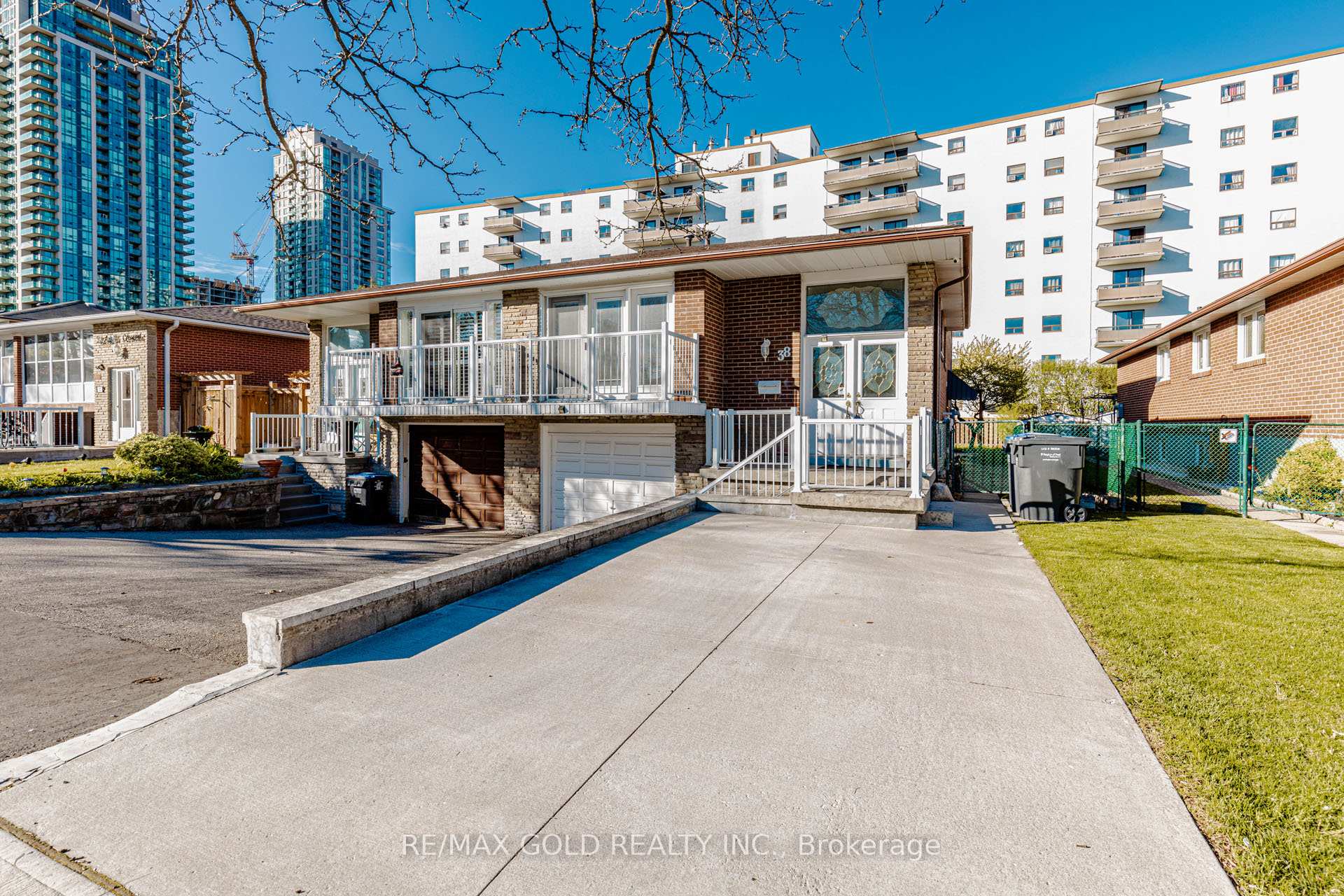 Photo 46 of 38 Achill Crescent, Mississauga, Fairview — HOMEH