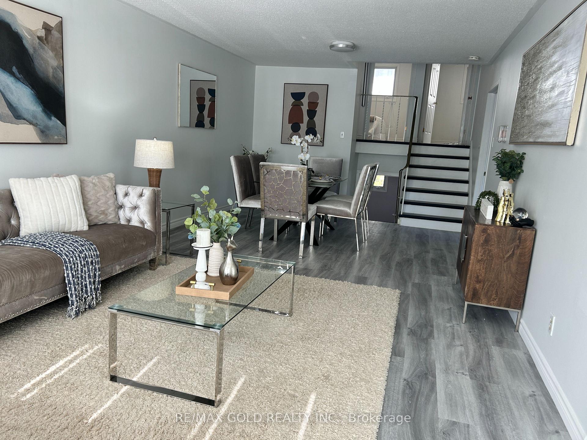 Photo 10 of 38 Achill Crescent, Mississauga, Fairview — HOMEH