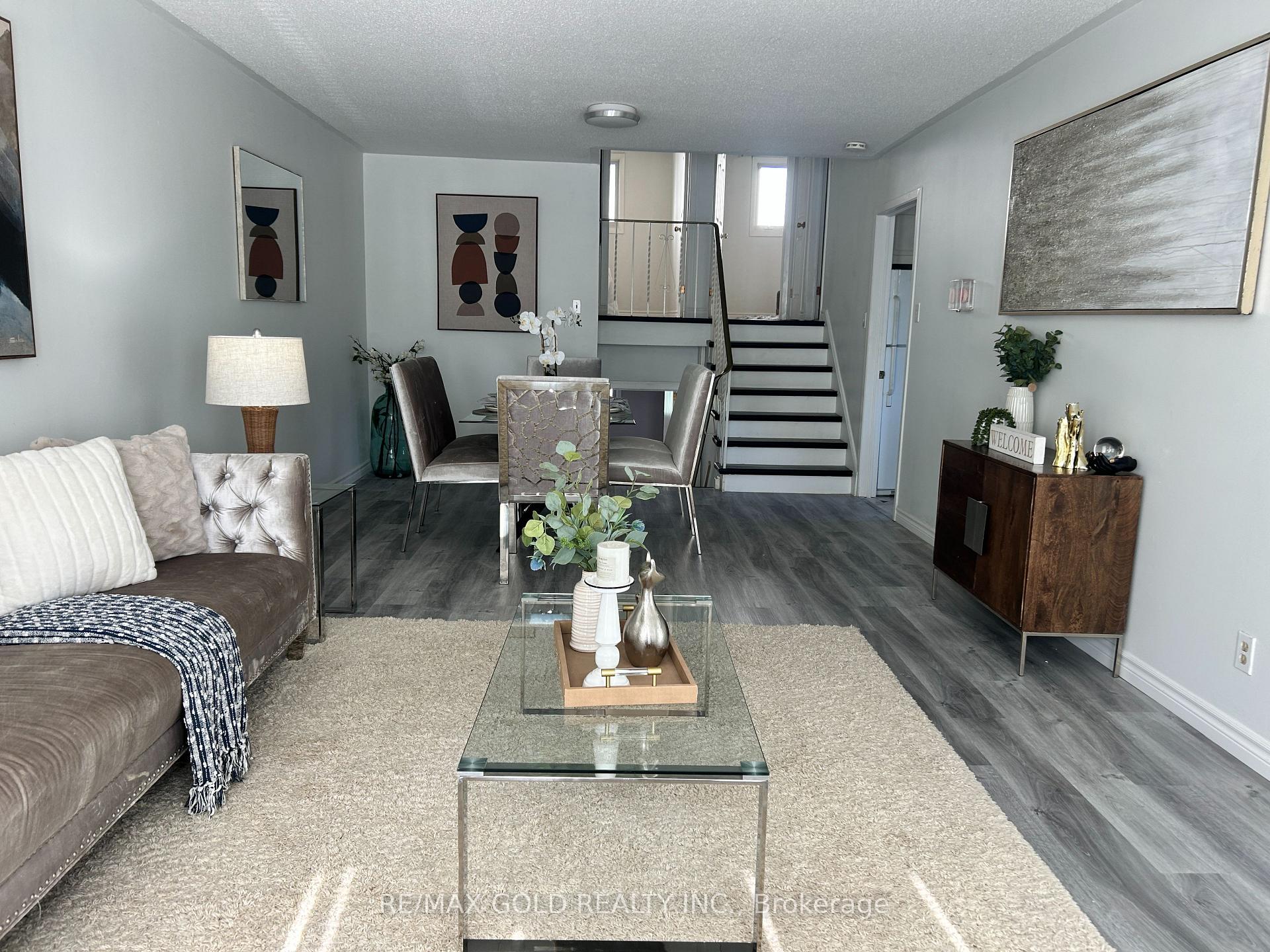 Photo 12 of 38 Achill Crescent, Mississauga, Fairview — HOMEH