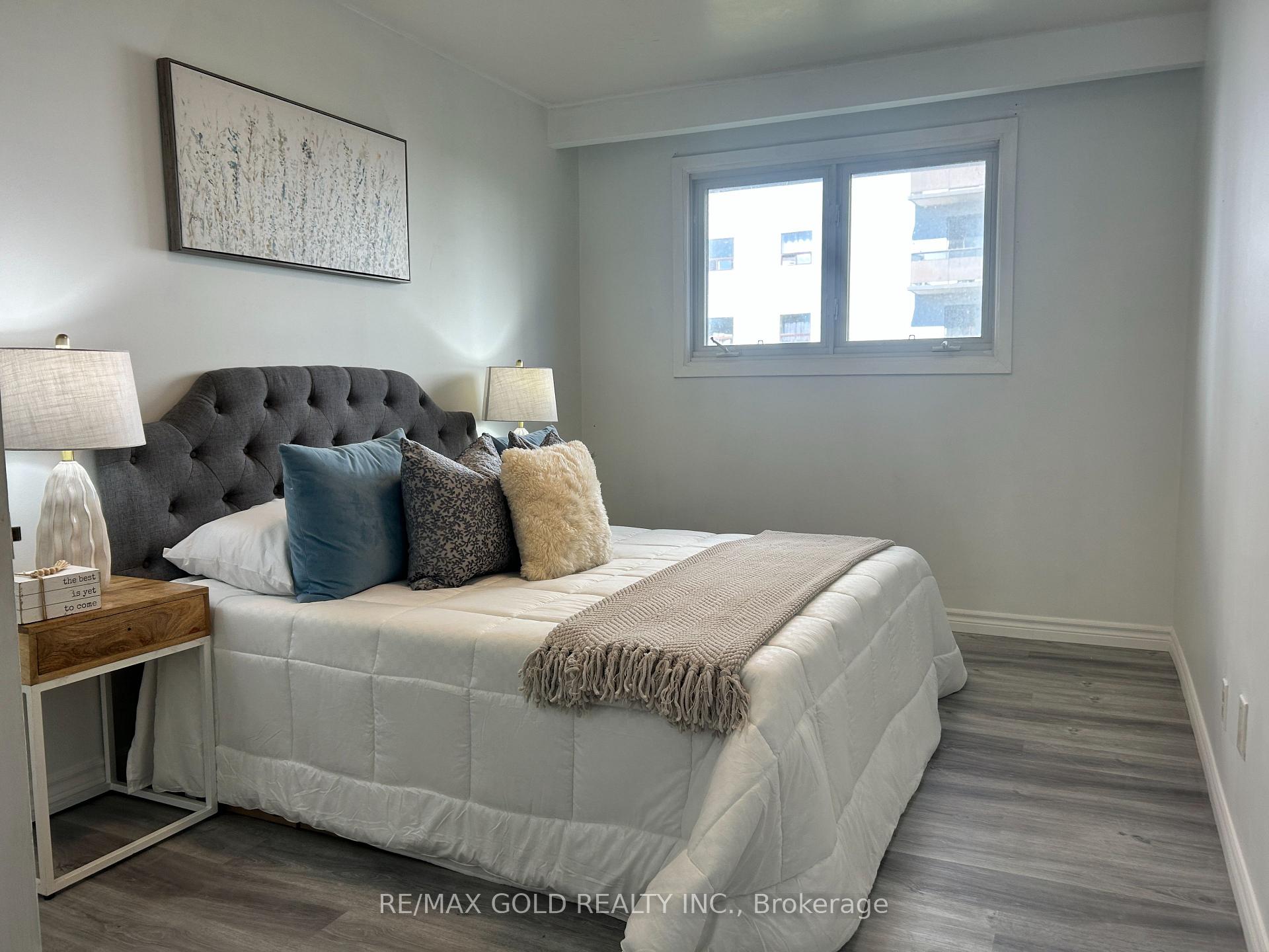 Photo 18 of 38 Achill Crescent, Mississauga, Fairview — HOMEH
