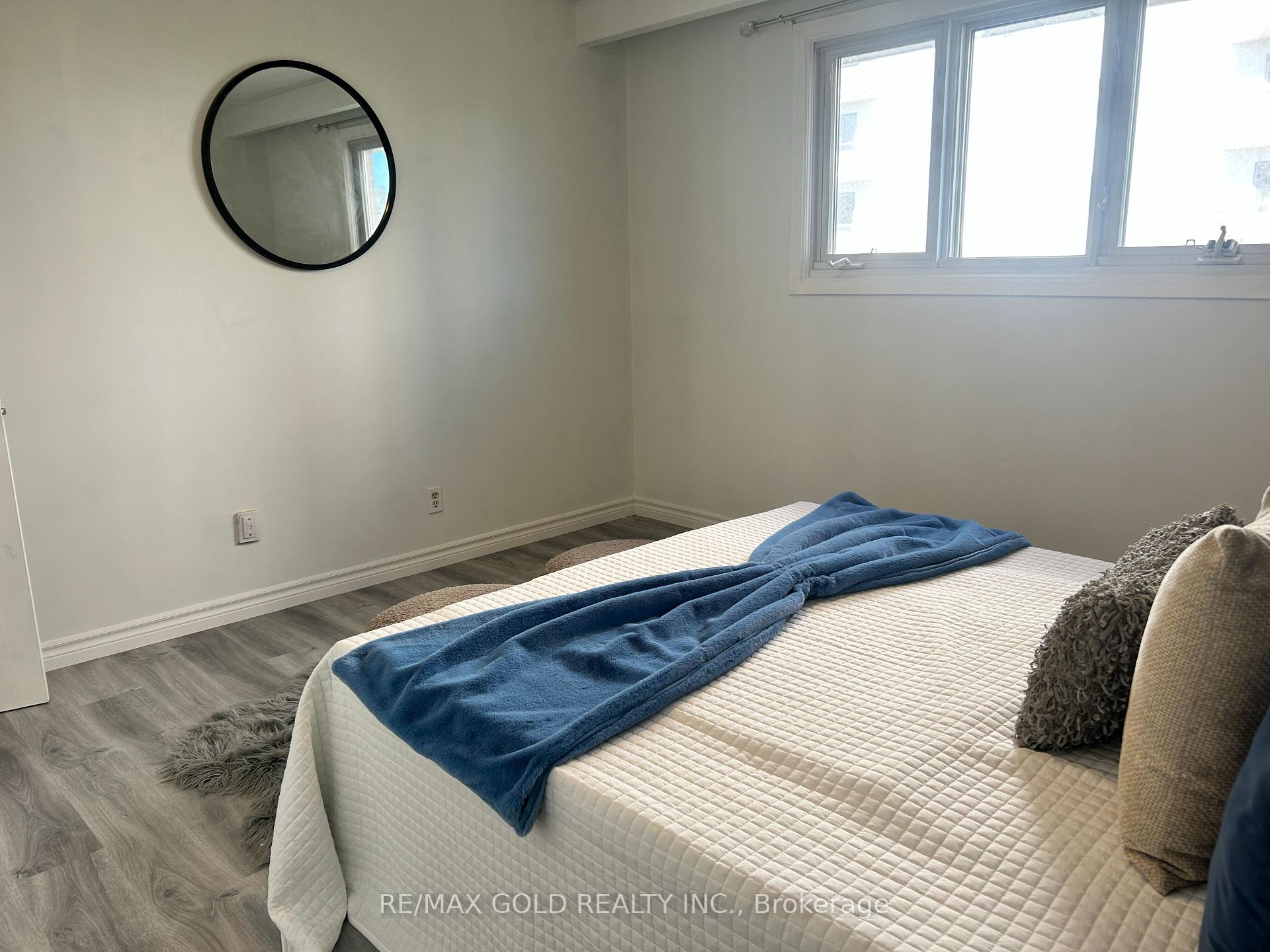 Photo 22 of 38 Achill Crescent, Mississauga, Fairview — HOMEH